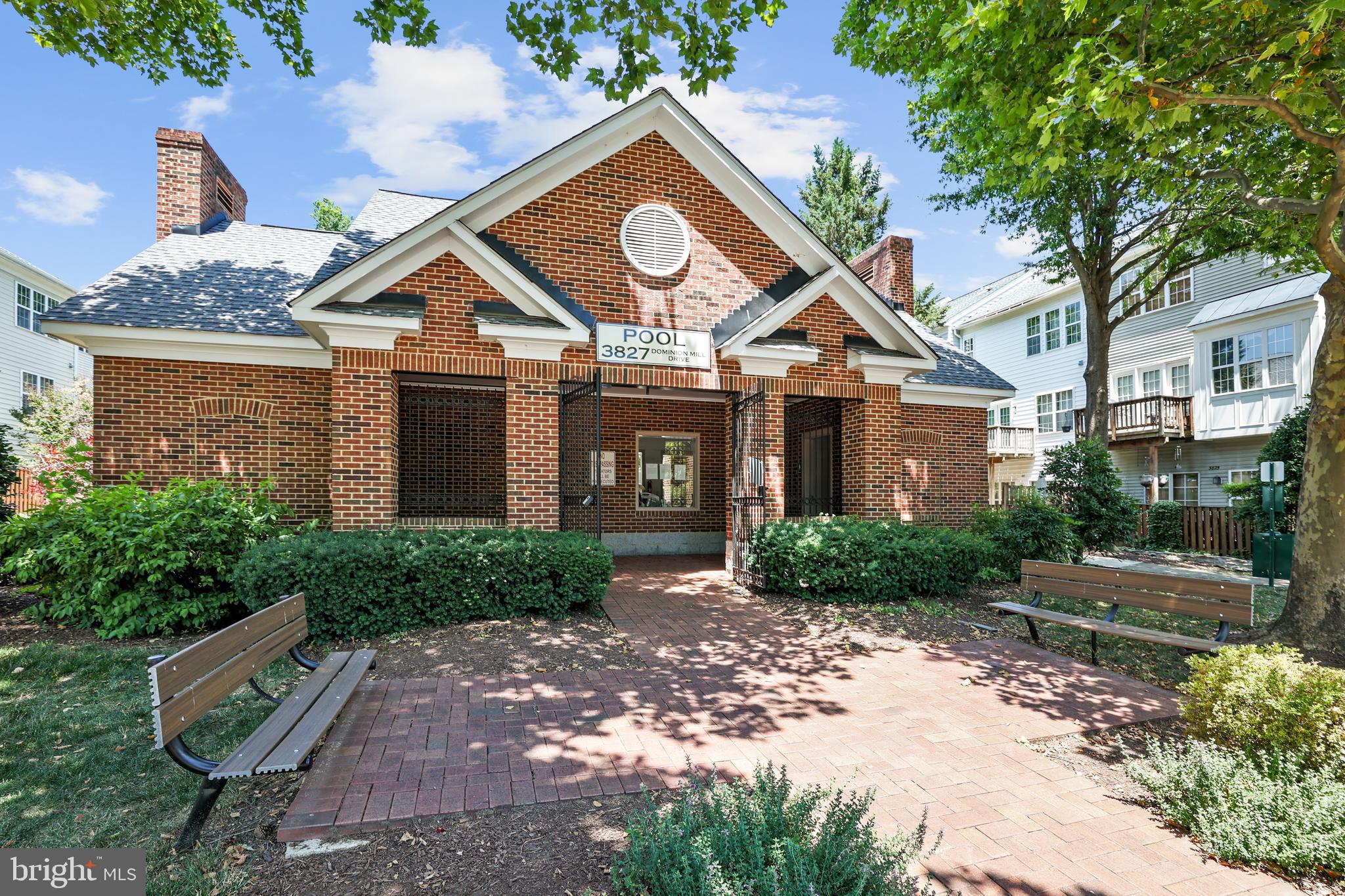 TOWNES AT CAMERON PARKE - Residential