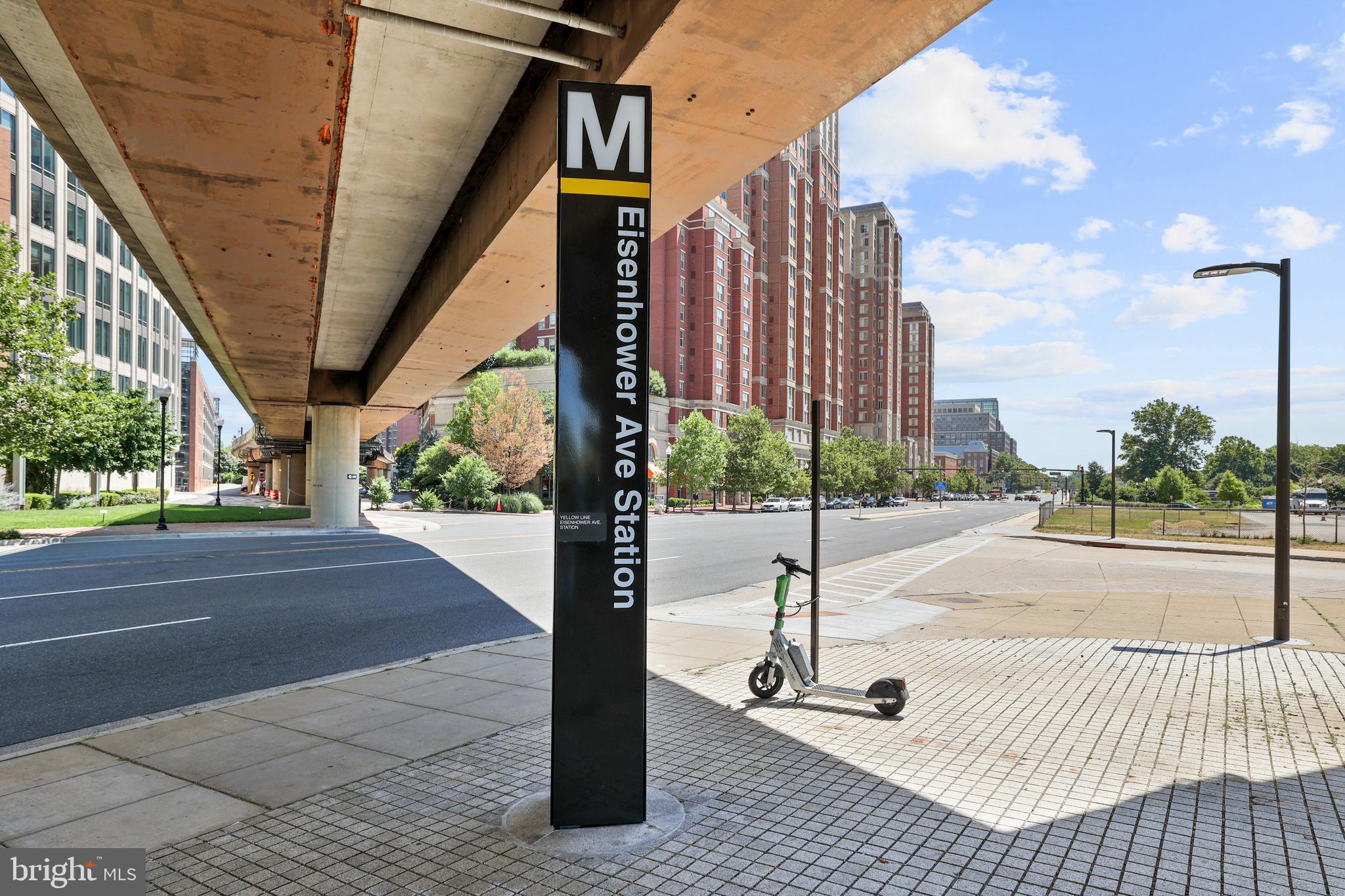 TOWNES AT CAMERON PARKE - Residential