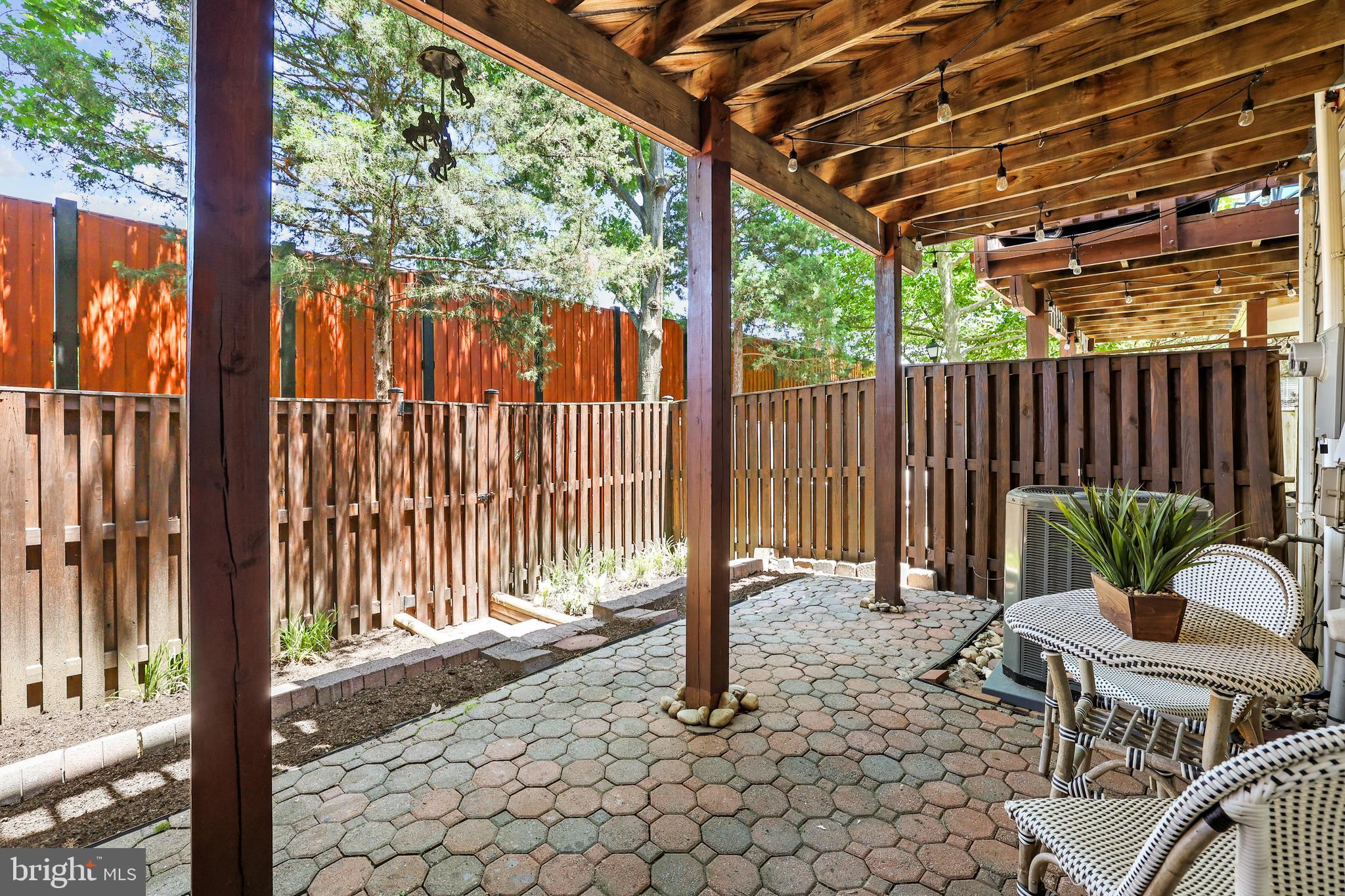 TOWNES AT CAMERON PARKE - Residential