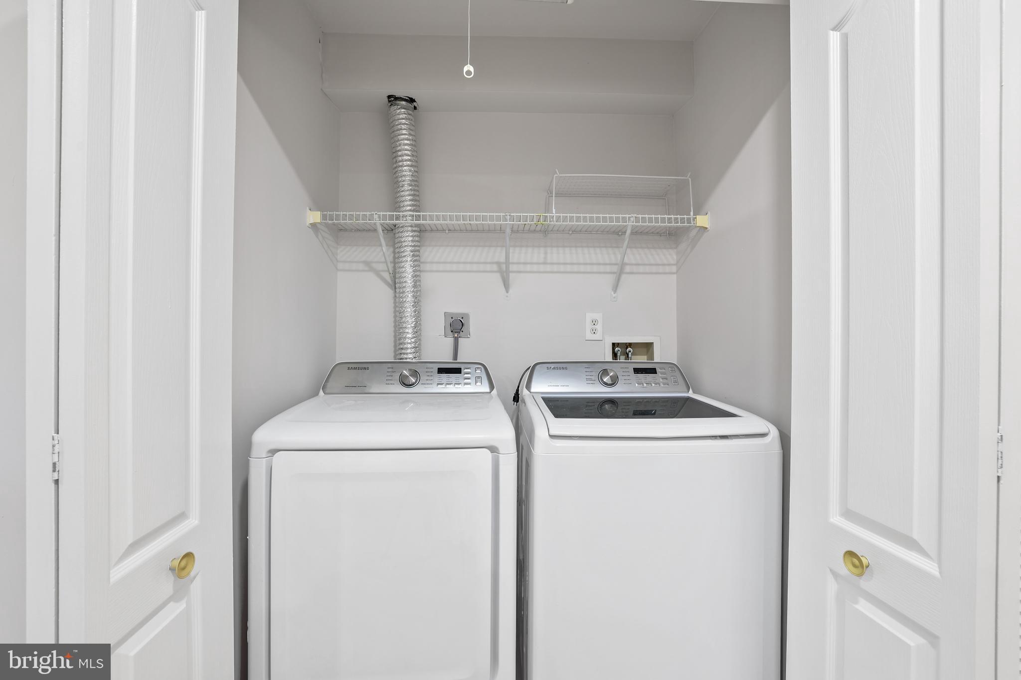 TOWNES AT CAMERON PARKE - Residential