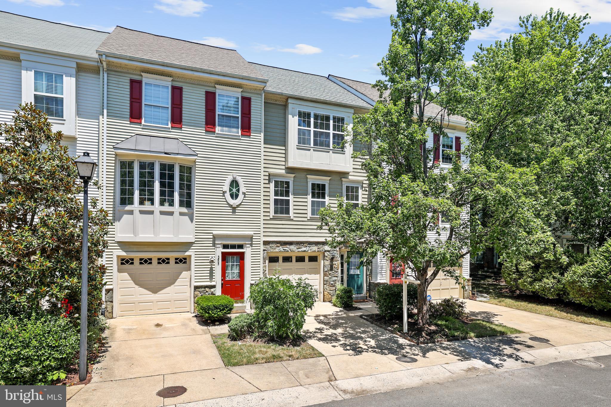 TOWNES AT CAMERON PARKE - Residential