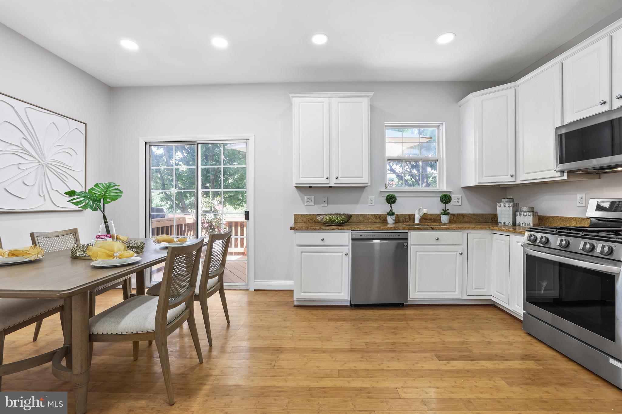 TOWNES AT CAMERON PARKE - Residential