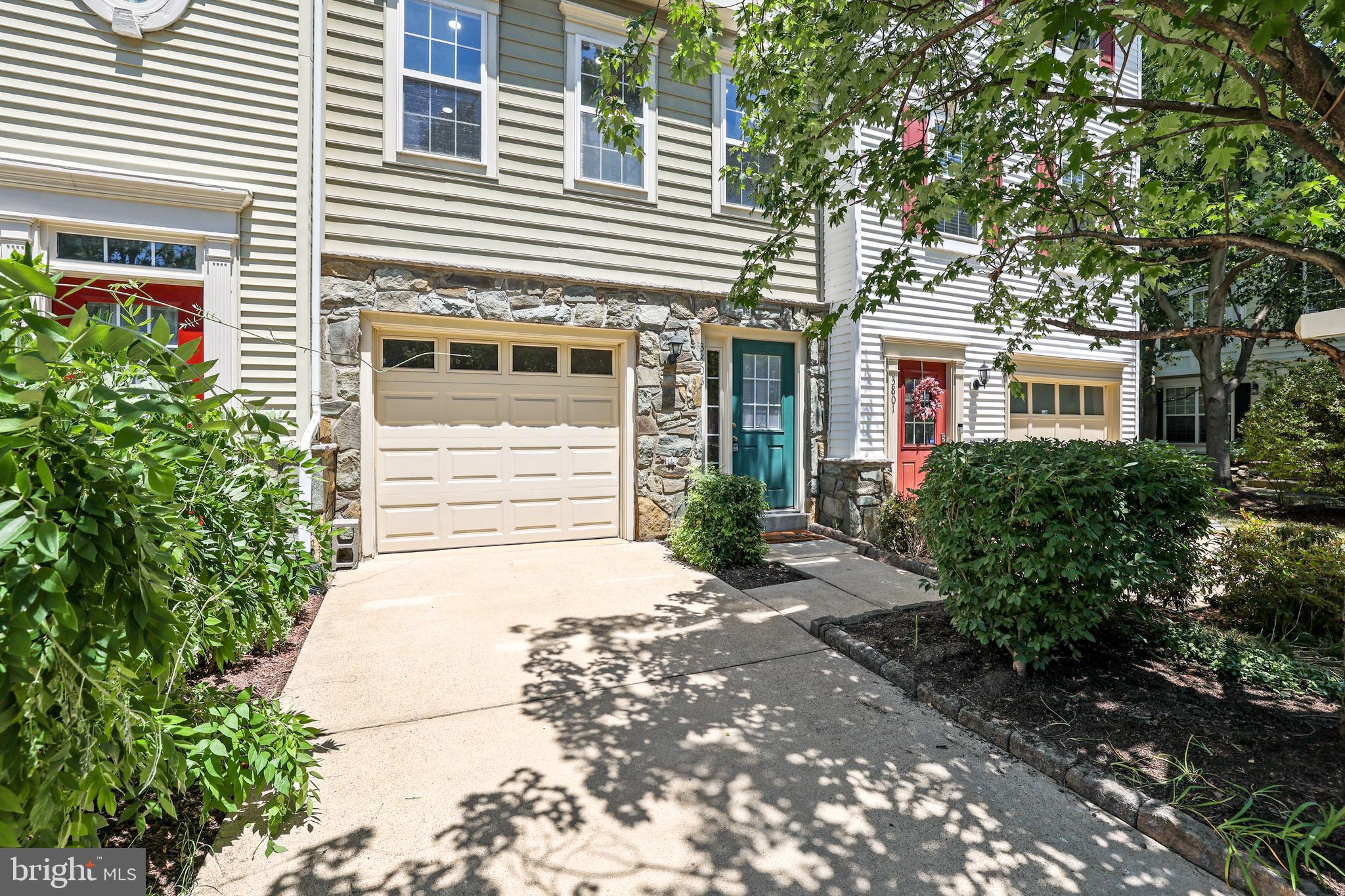 TOWNES AT CAMERON PARKE - Residential