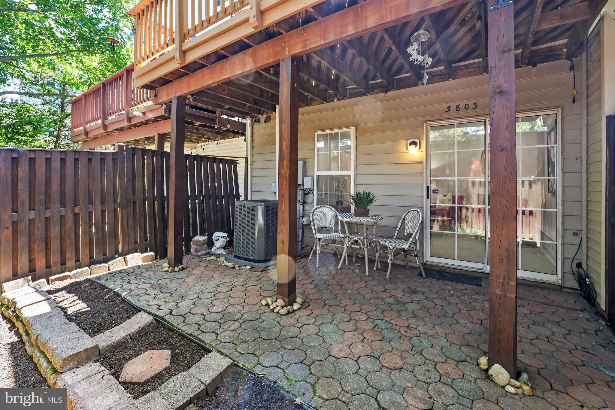 TOWNES AT CAMERON PARKE - Residential