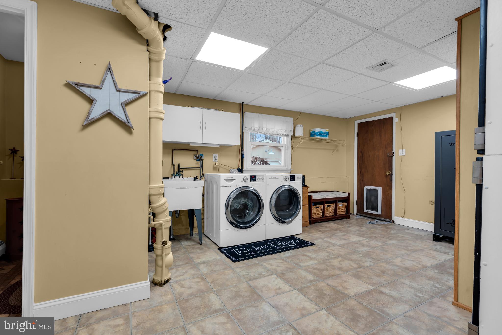 HIDDEN VALLEY - Residential