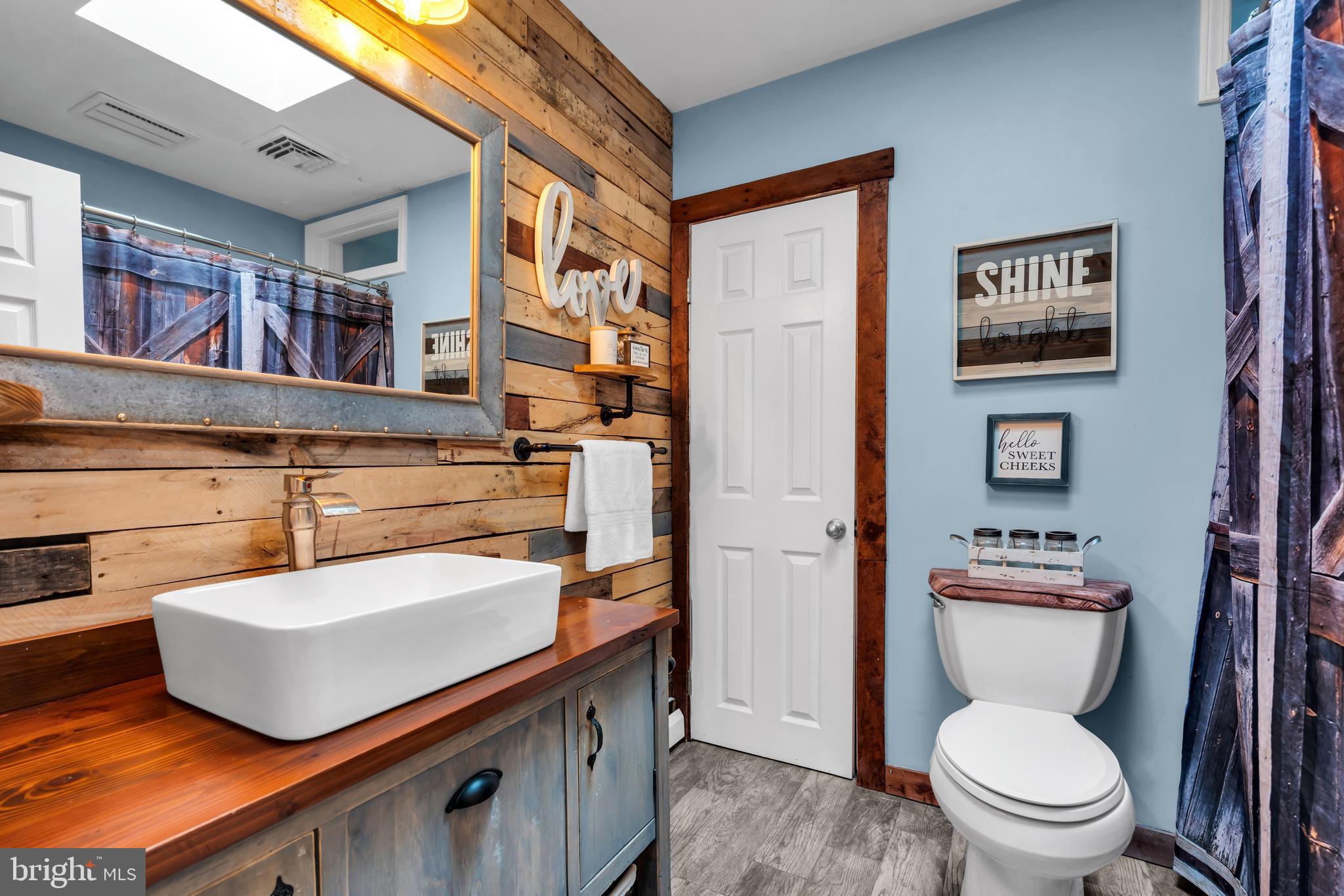 HIDDEN VALLEY - Residential