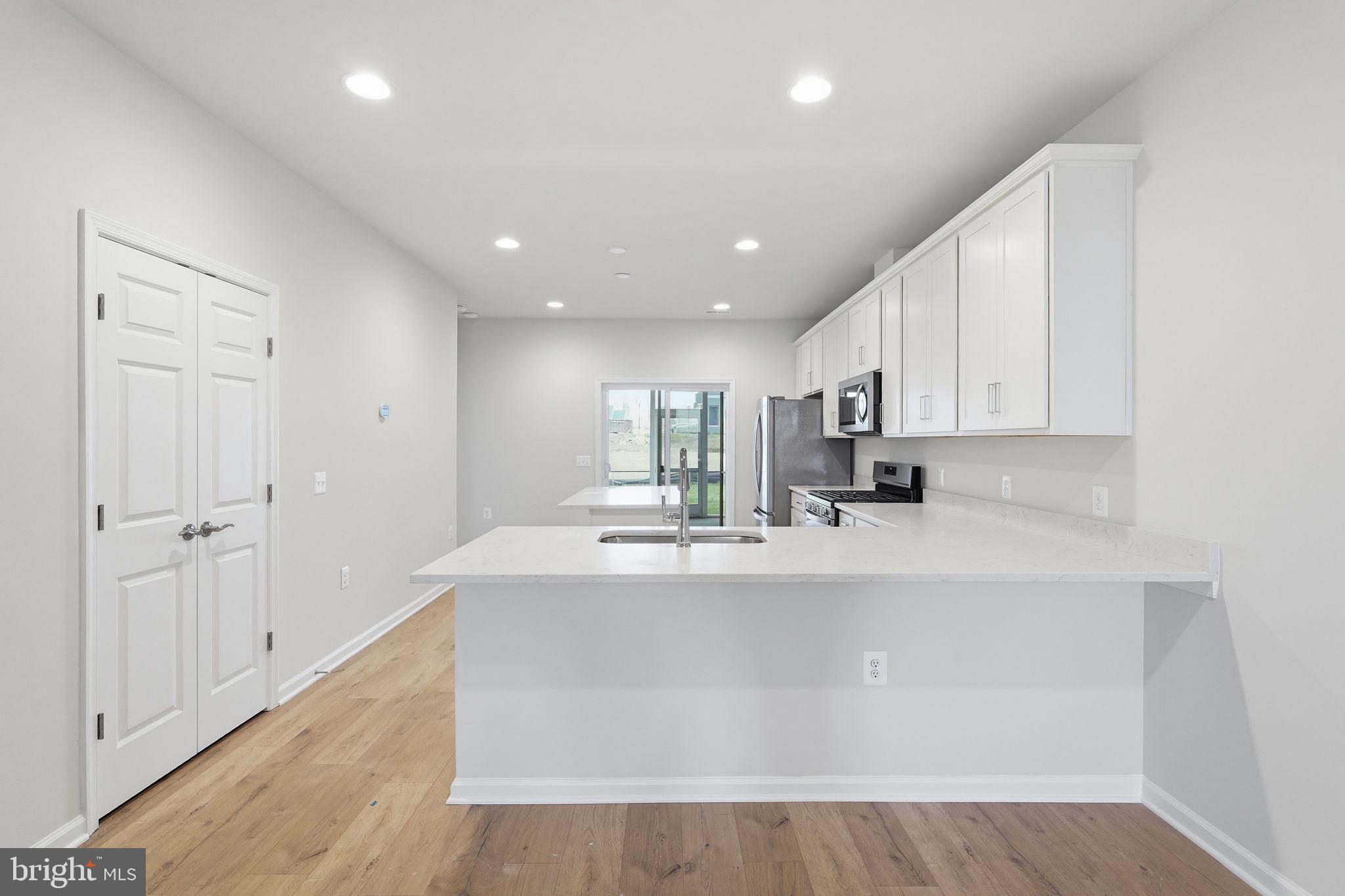 HIATT POINTE AT SNOWDEN BRIDGE - Residential