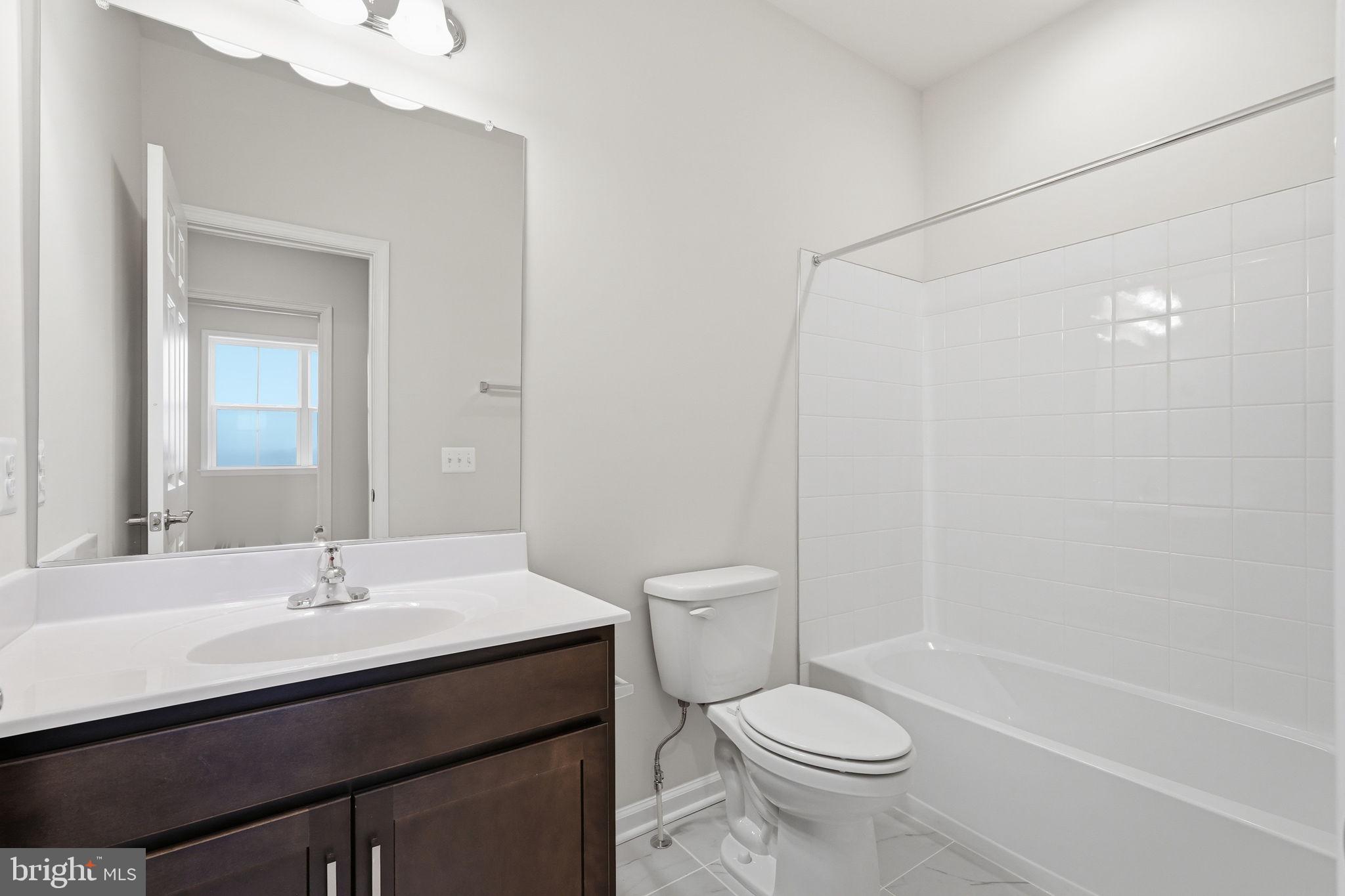 HIATT POINTE AT SNOWDEN BRIDGE - Residential