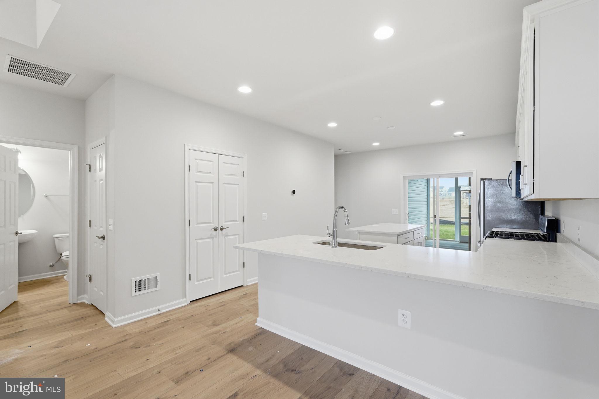 HIATT POINTE AT SNOWDEN BRIDGE - Residential