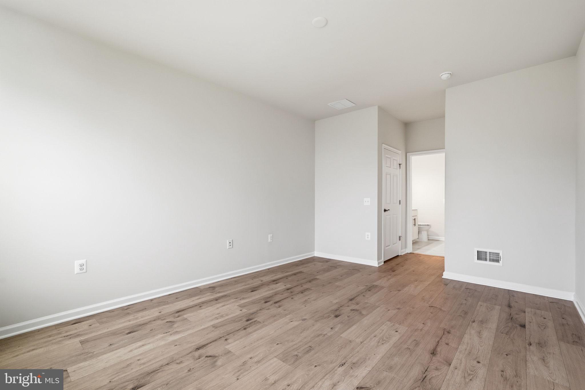 HIATT POINTE AT SNOWDEN BRIDGE - Residential