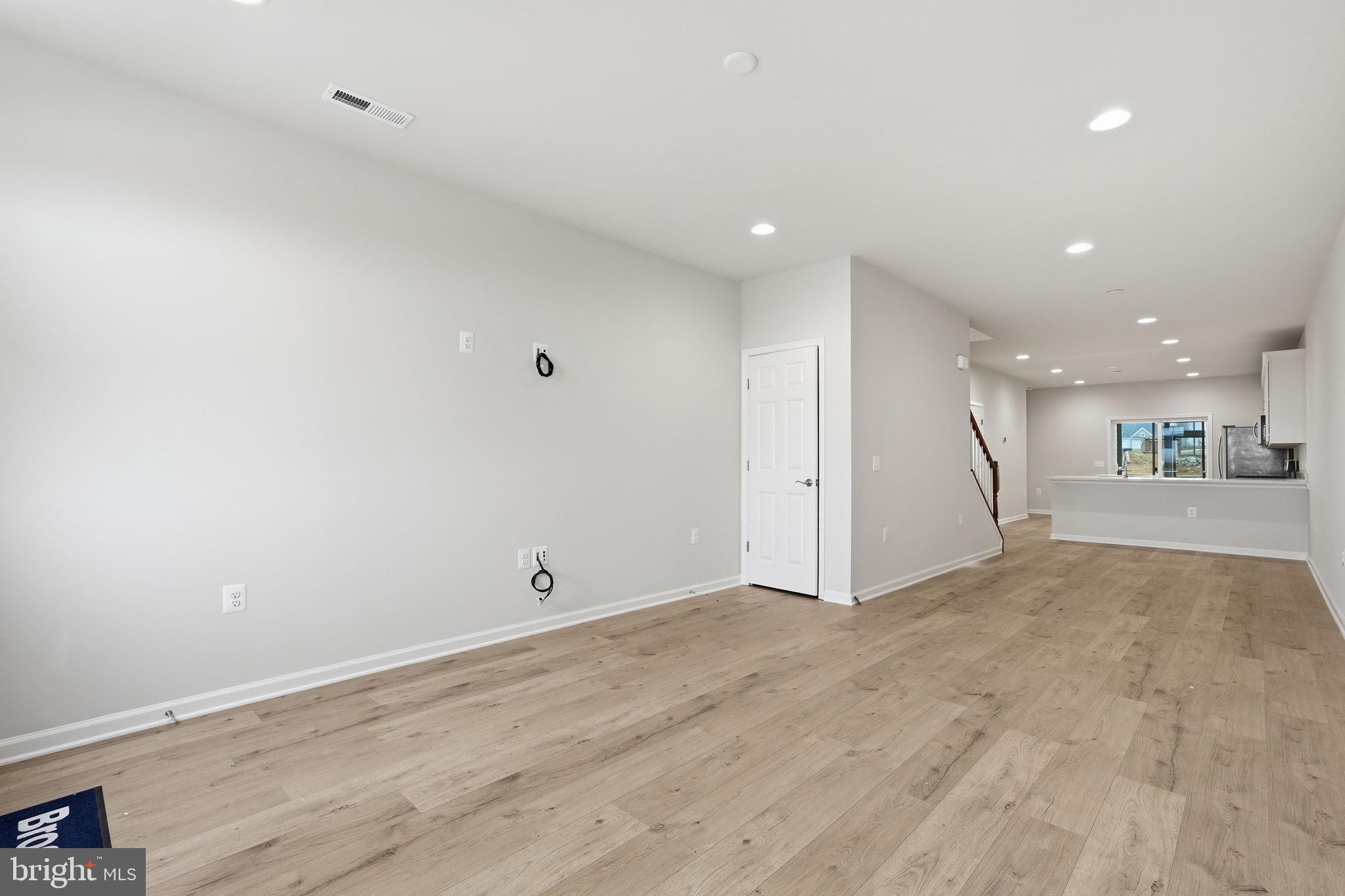 HIATT POINTE AT SNOWDEN BRIDGE - Residential