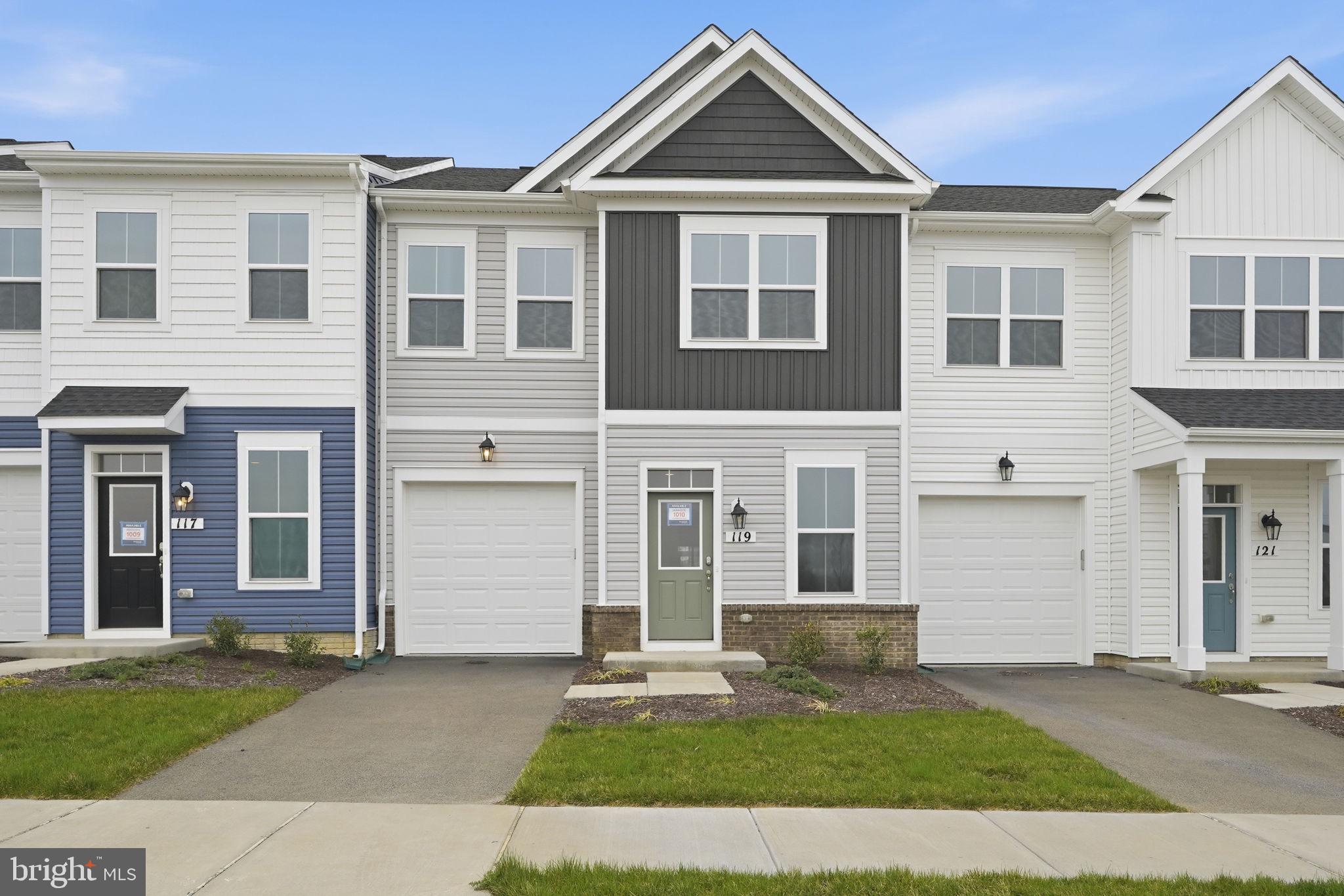 HIATT POINTE AT SNOWDEN BRIDGE - Residential