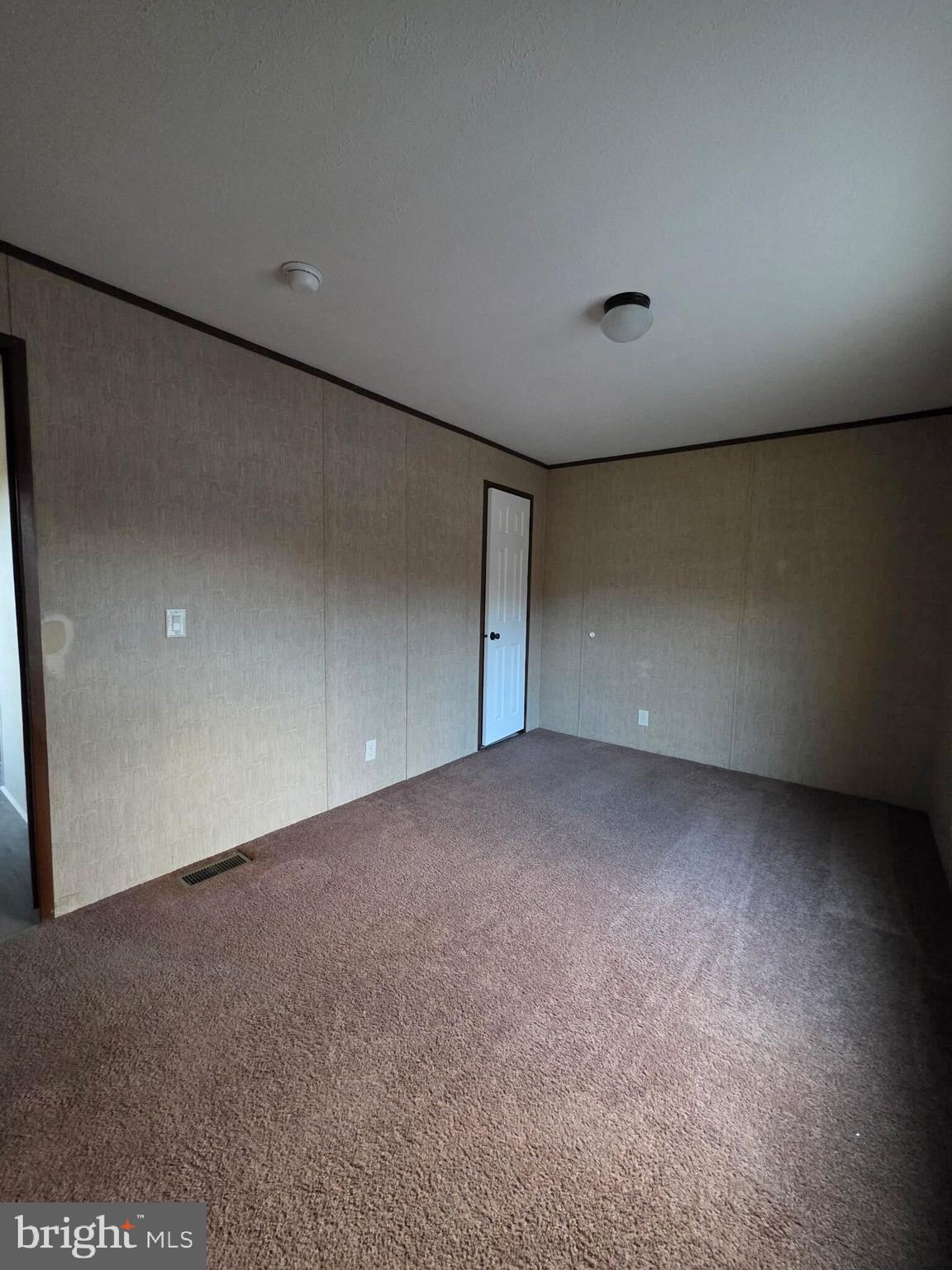 MORELAND TRAILER - Residential