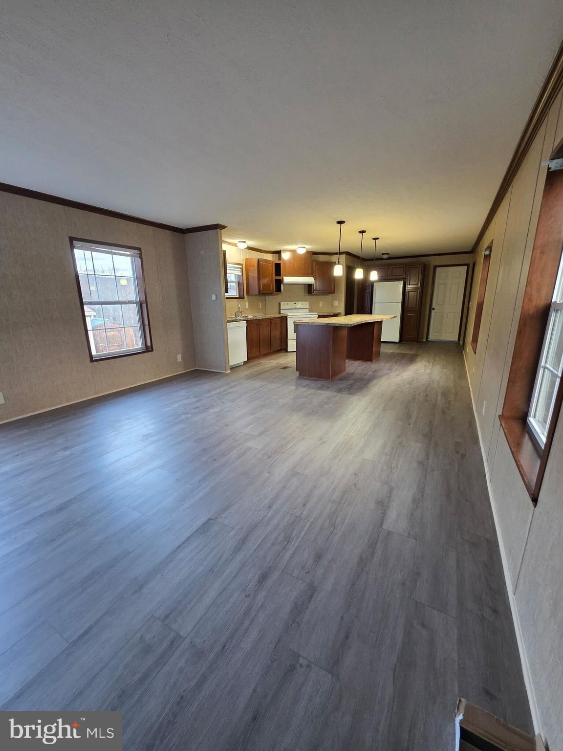 MORELAND TRAILER - Residential