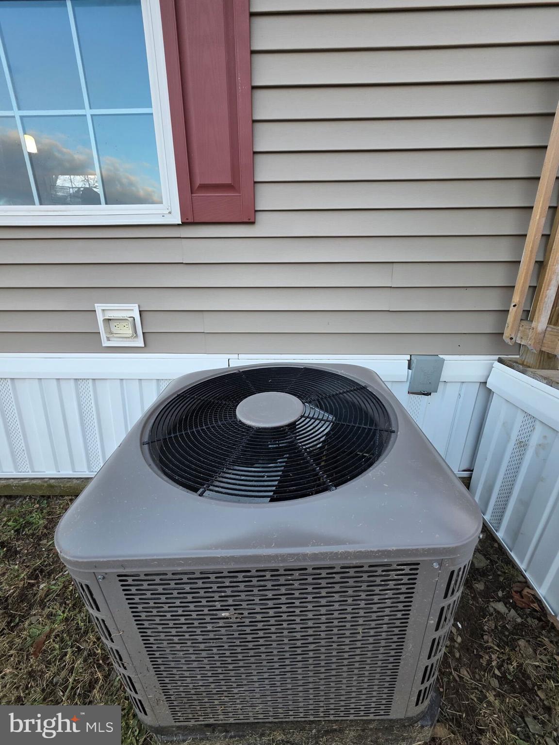 MORELAND TRAILER - Residential