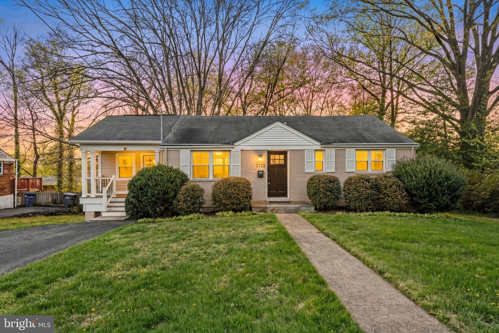 2722 WOODLEY PLACE