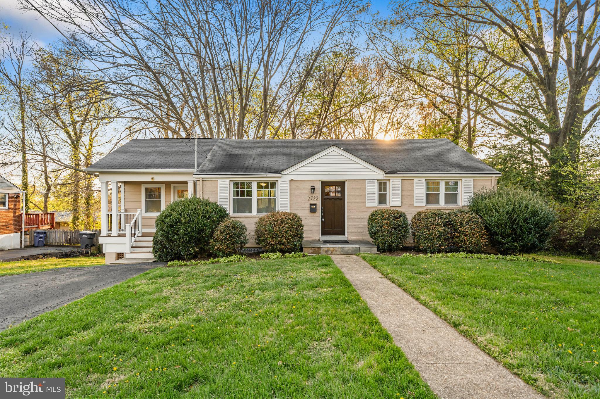 2722 WOODLEY PLACE