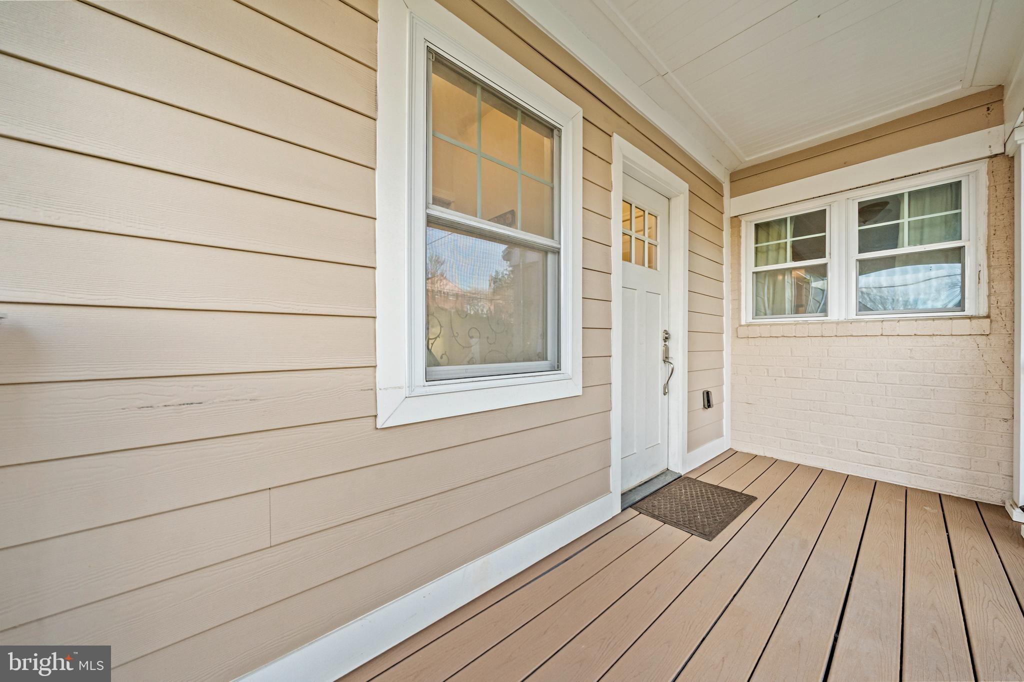 2722 WOODLEY PLACE