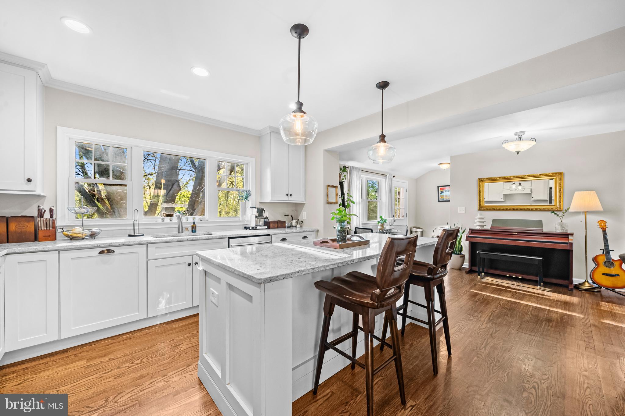 2722 WOODLEY PLACE