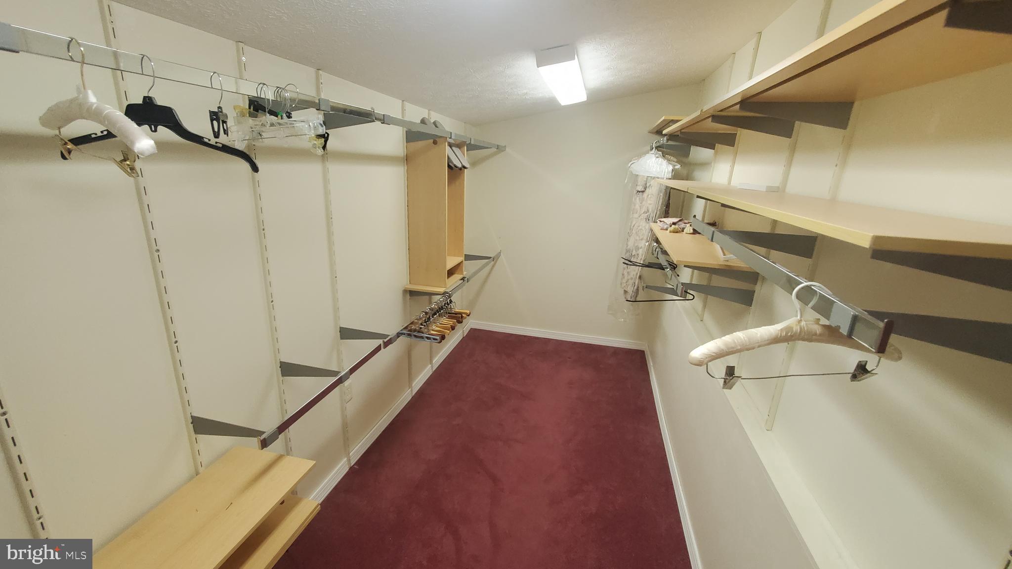 MIDDLETOWN - Commercial Sale