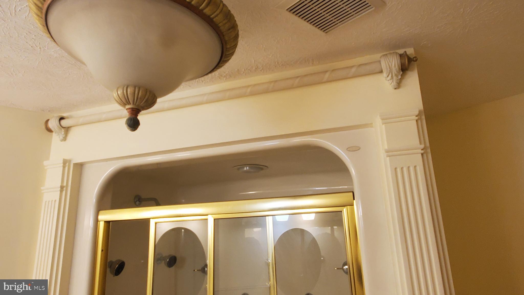 MIDDLETOWN - Commercial Sale