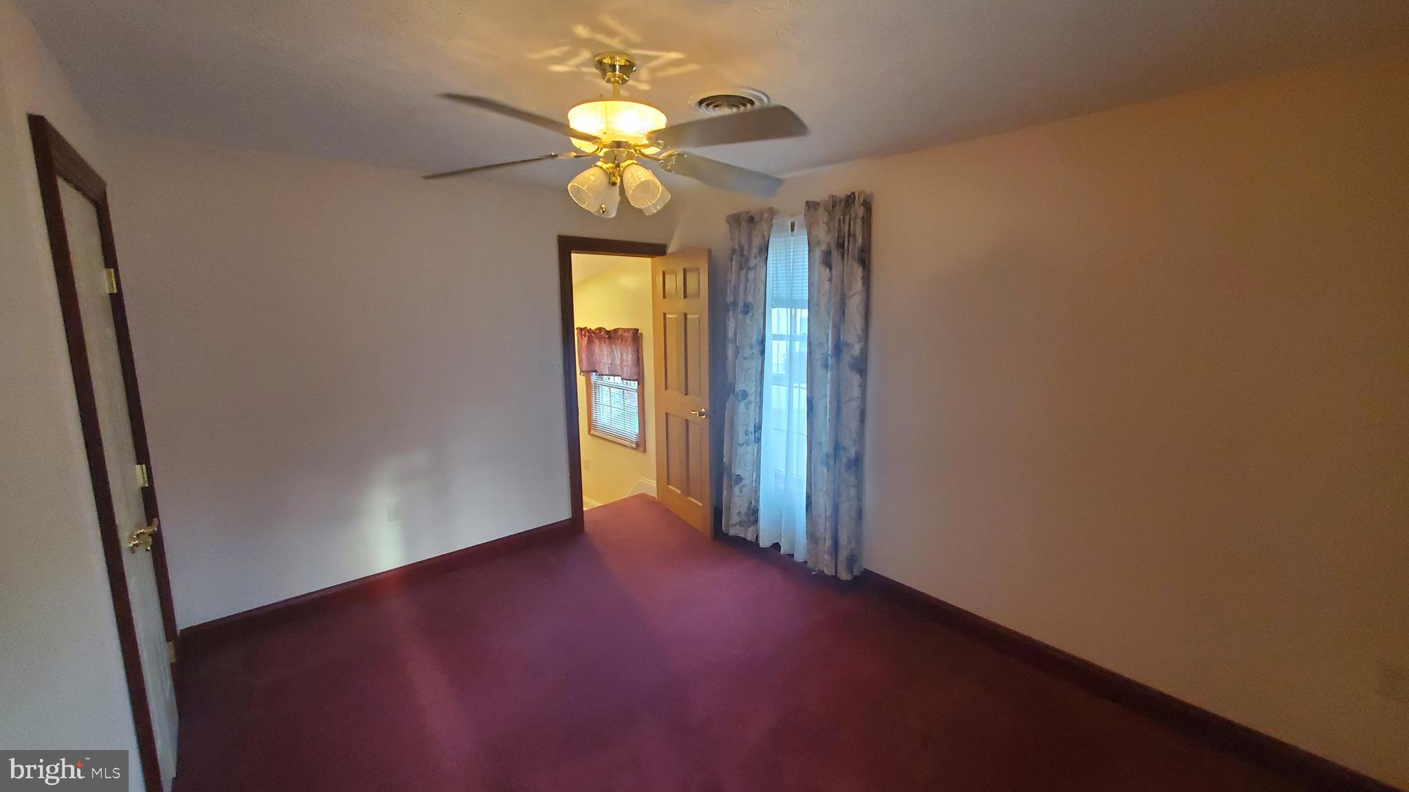 MIDDLETOWN - Commercial Sale