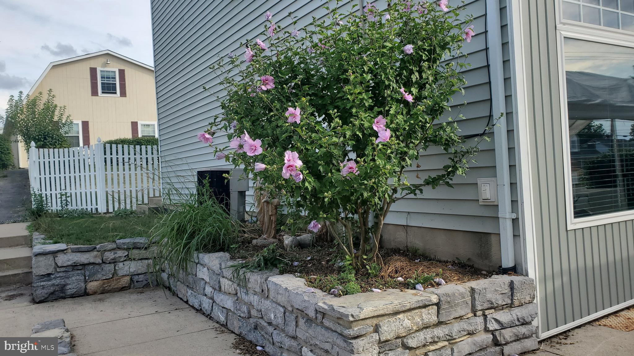 MIDDLETOWN - Commercial Sale