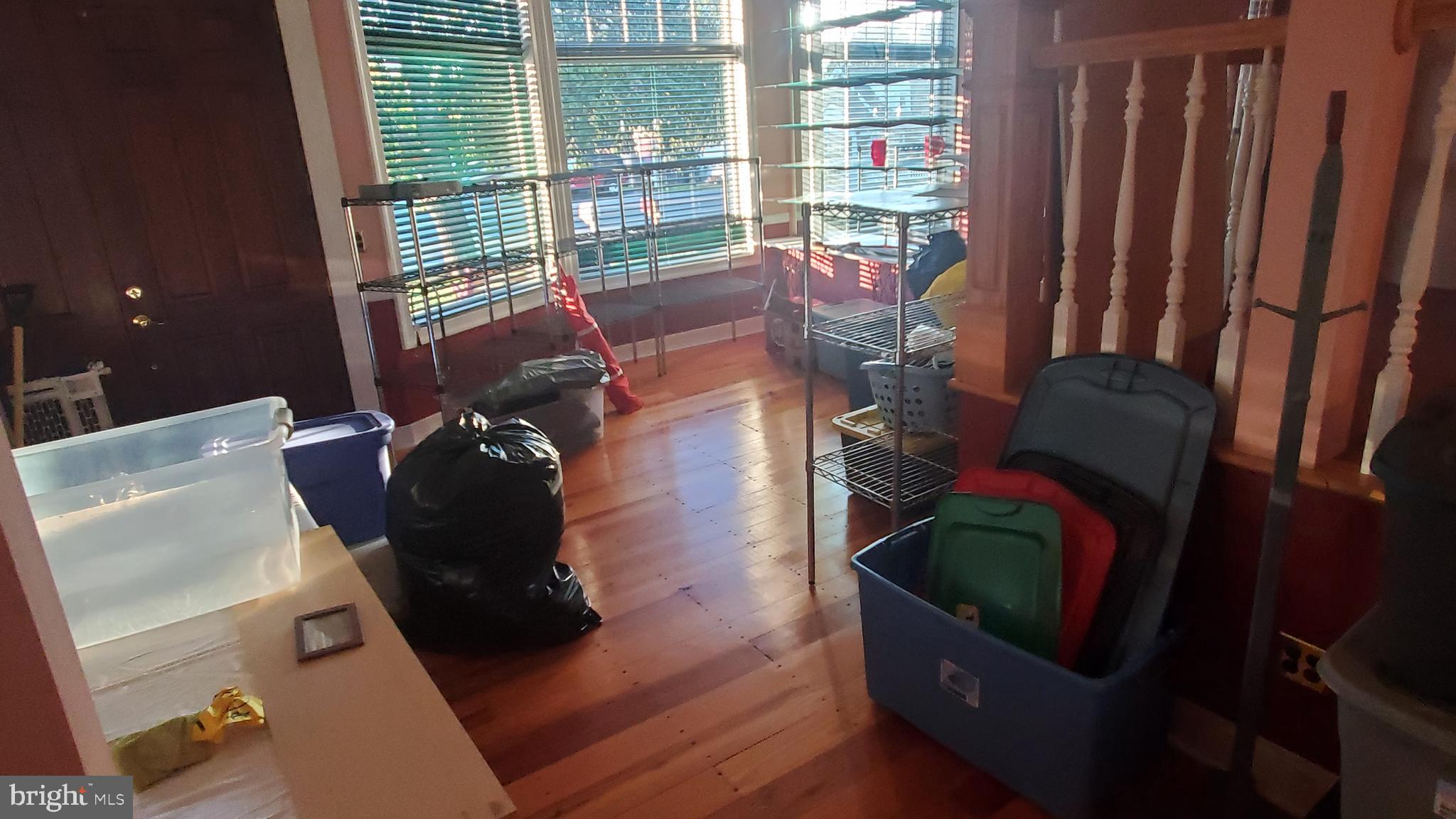 MIDDLETOWN - Commercial Sale