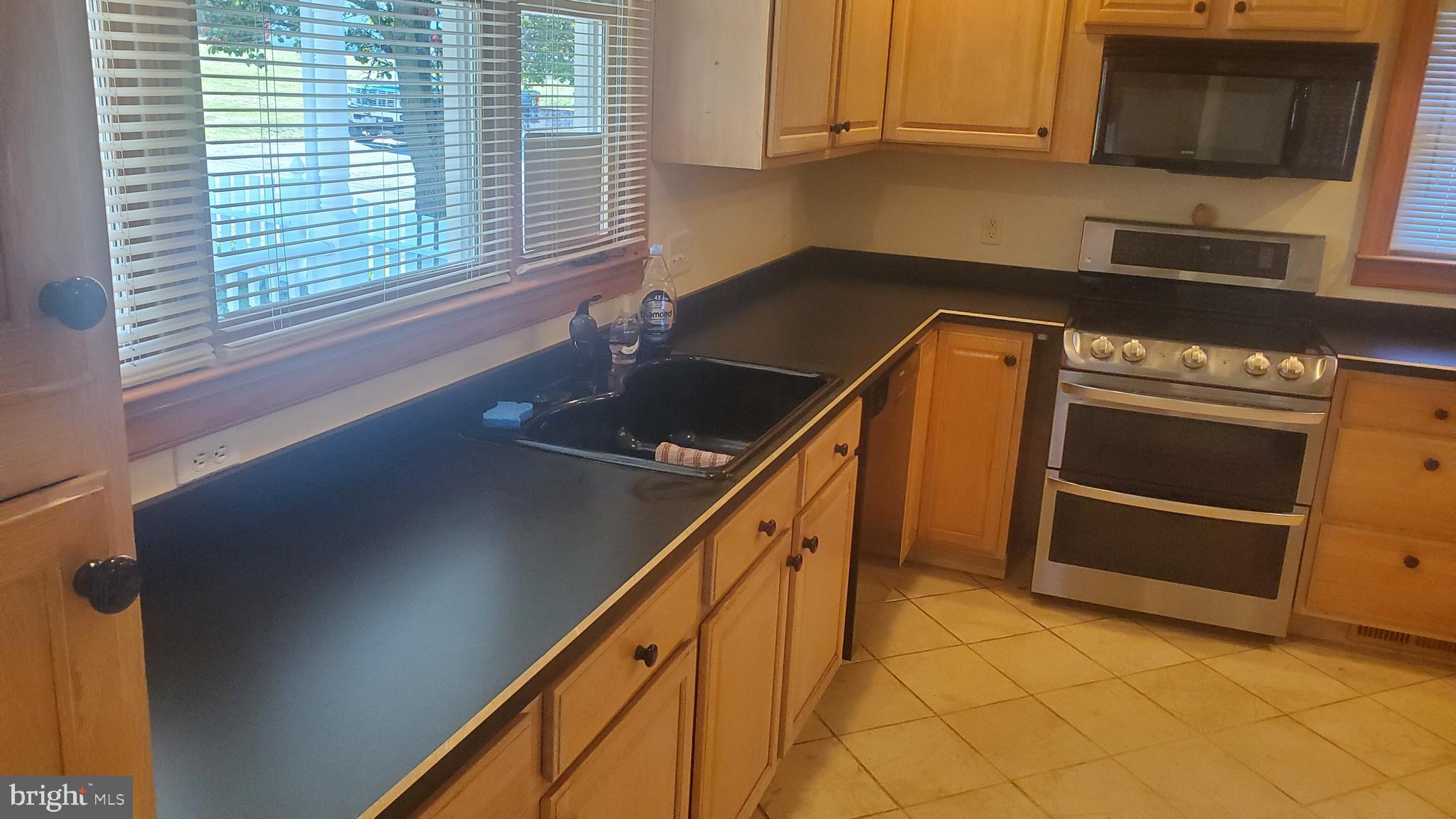 MIDDLETOWN - Commercial Sale