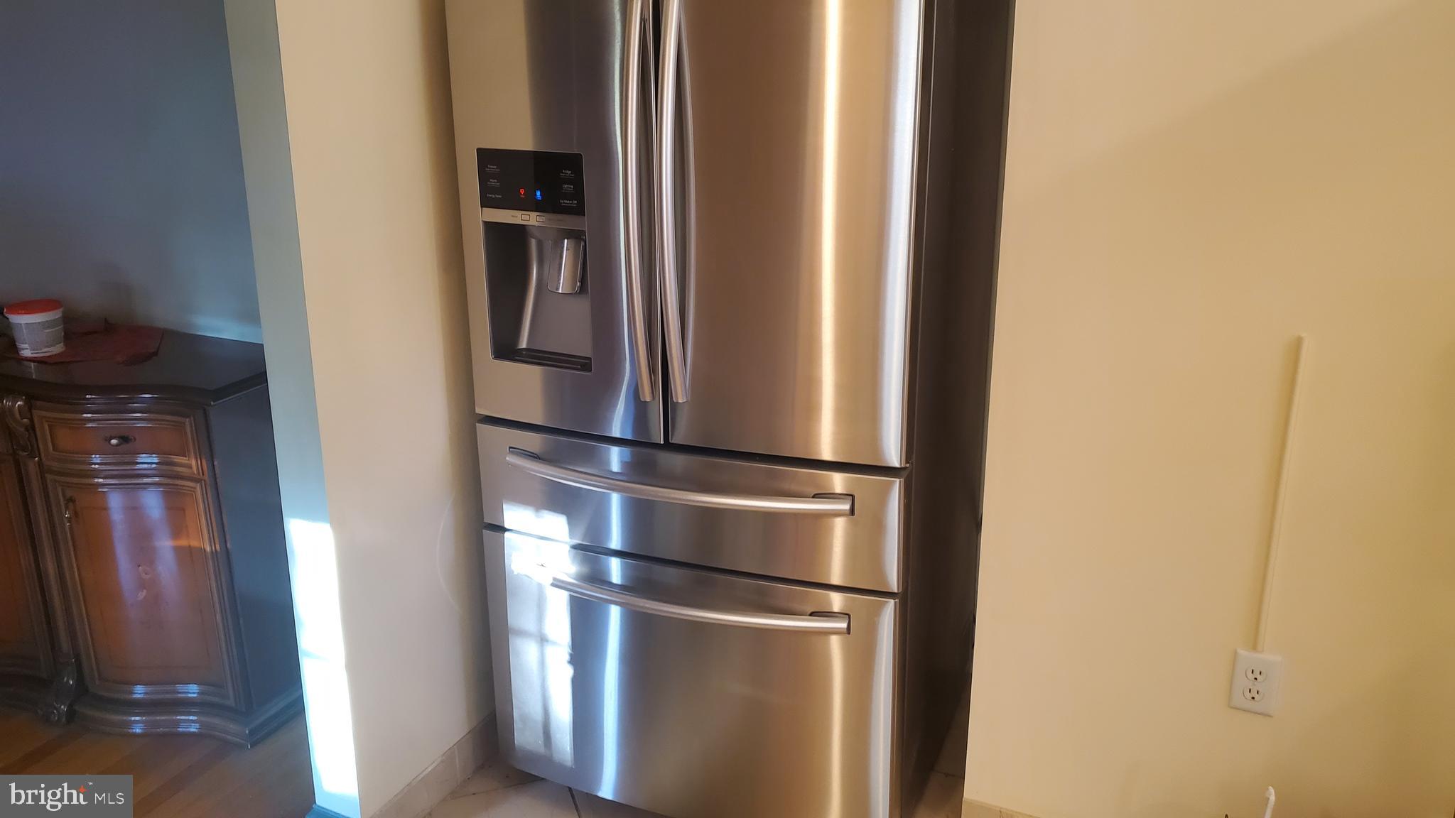 MIDDLETOWN - Commercial Sale