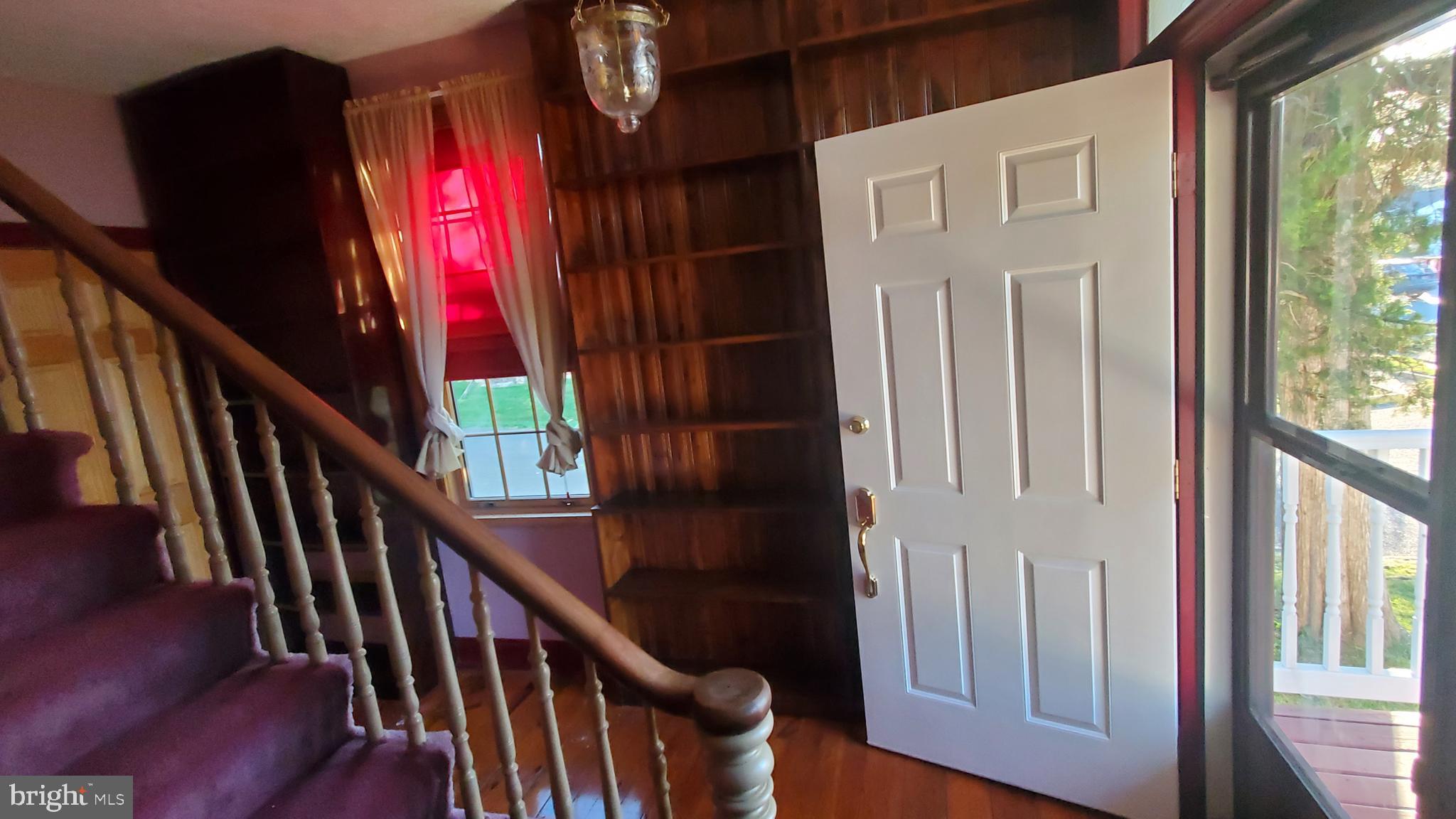 MIDDLETOWN - Commercial Sale