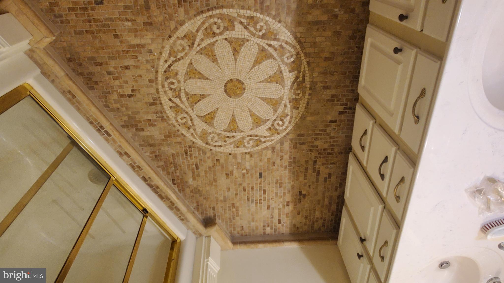 MIDDLETOWN - Commercial Sale