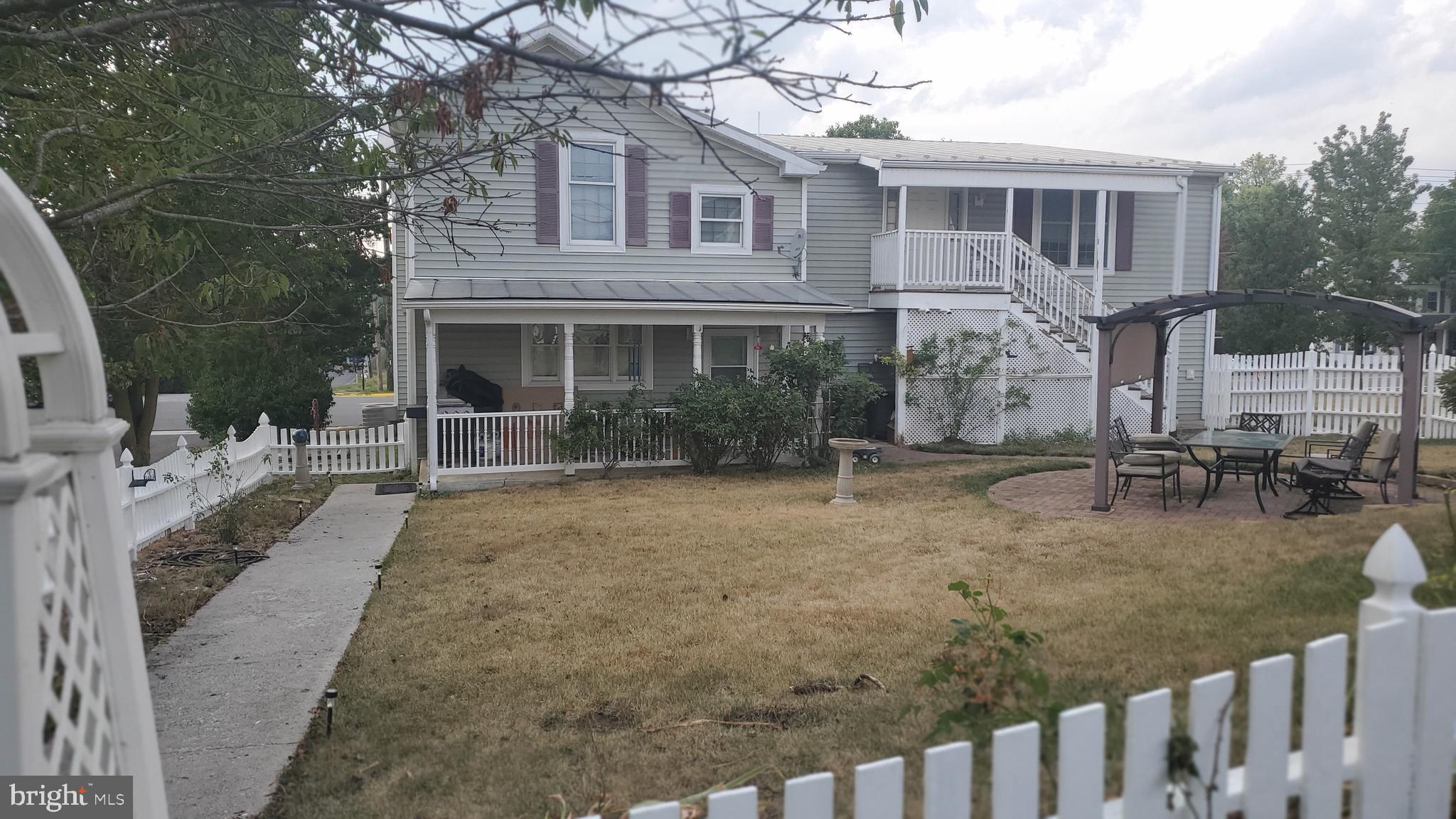 MIDDLETOWN - Commercial Sale