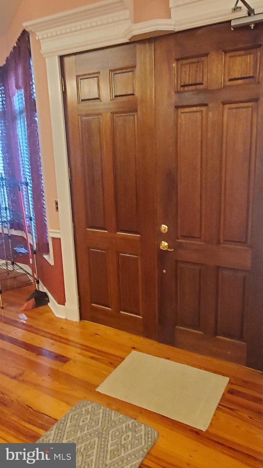 MIDDLETOWN - Commercial Sale