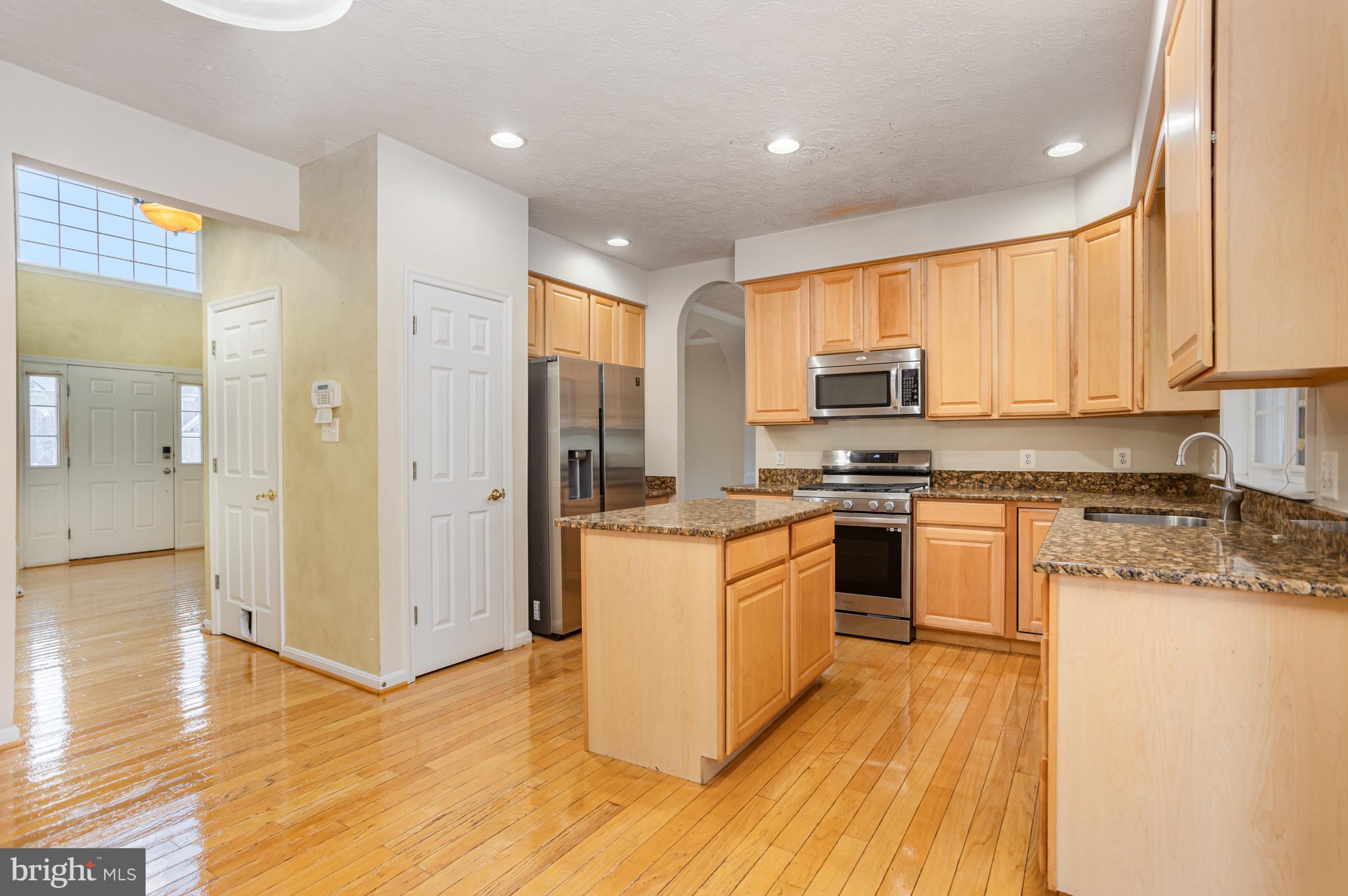 PELHAMWOOD - Residential Lease