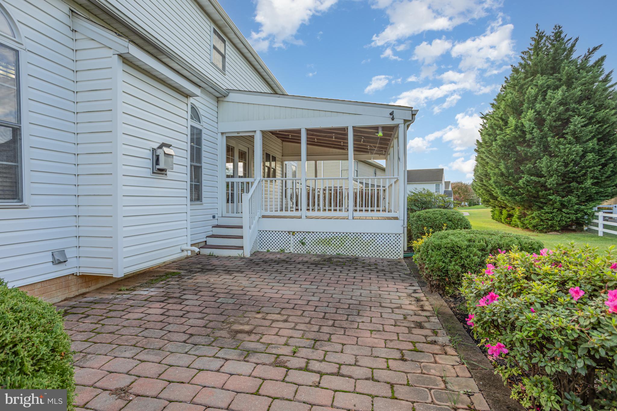 PELHAMWOOD - Residential Lease