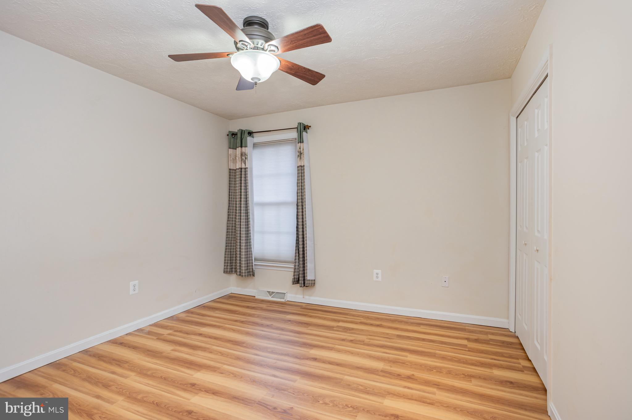 PELHAMWOOD - Residential Lease