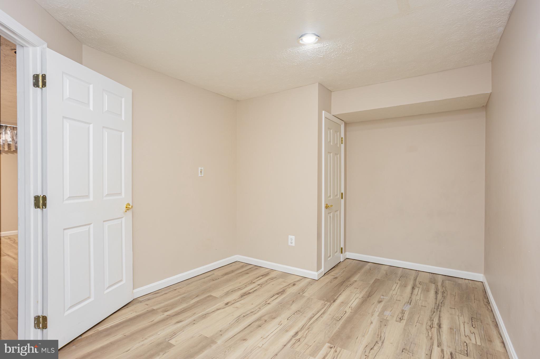 PELHAMWOOD - Residential Lease