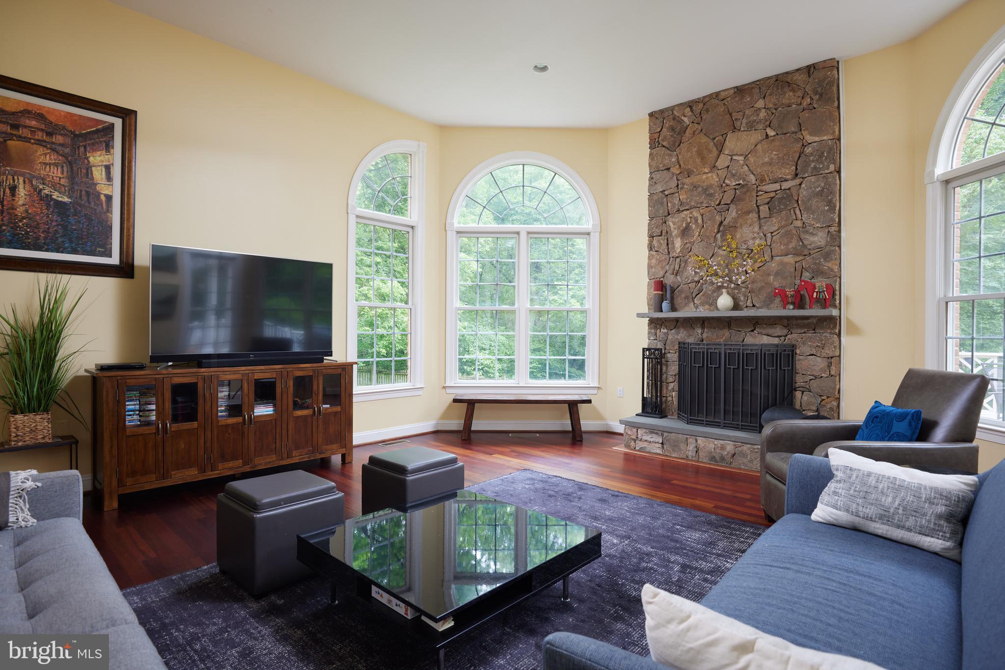 DARNESTOWN OUTSIDE - Residential