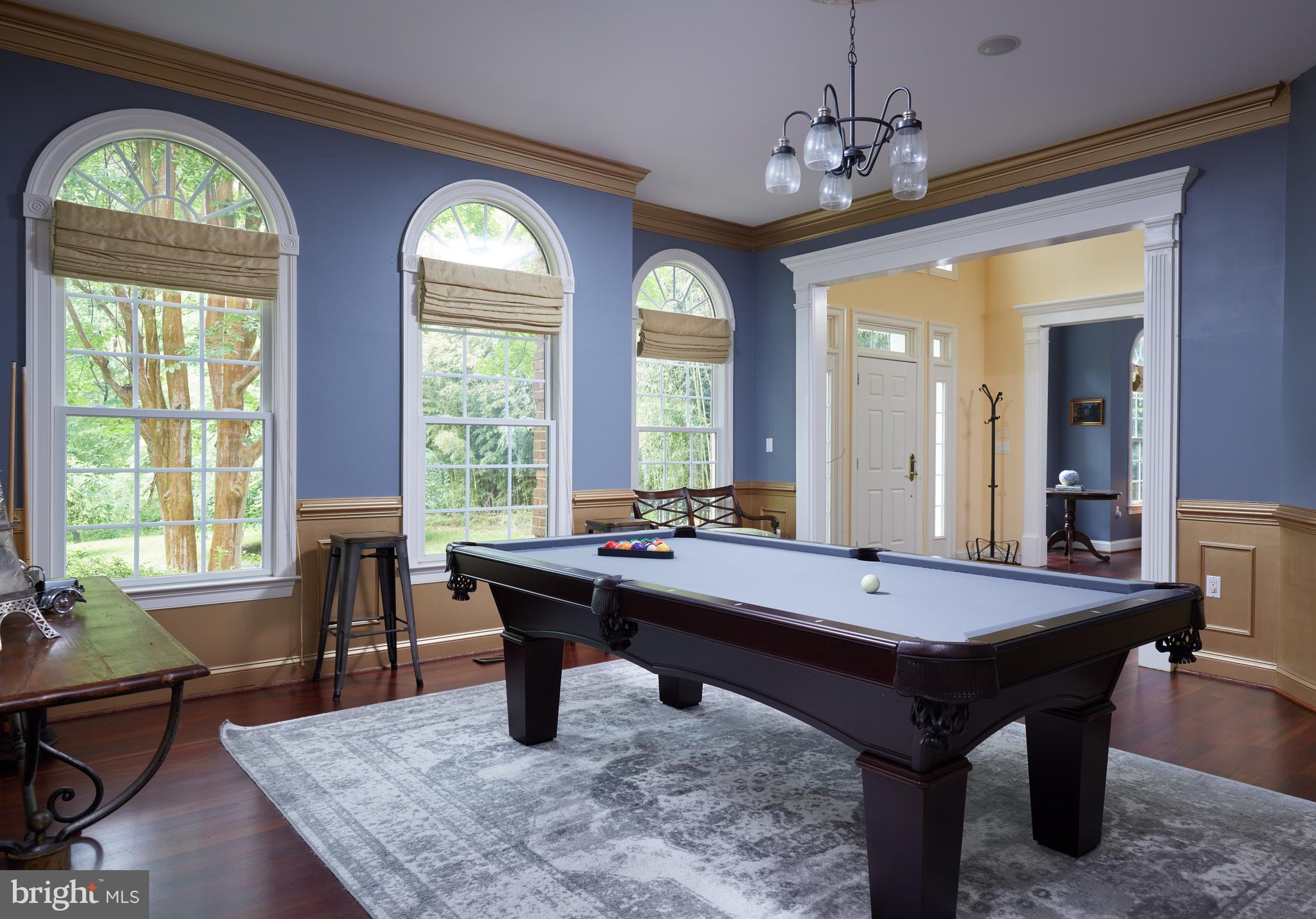 DARNESTOWN OUTSIDE - Residential