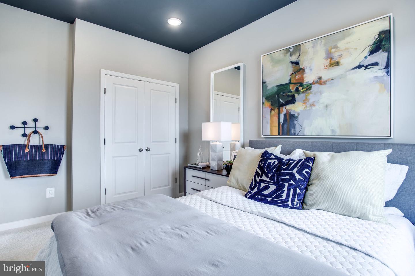 TOWNS AT MARKET COMMONS - Residential Lease