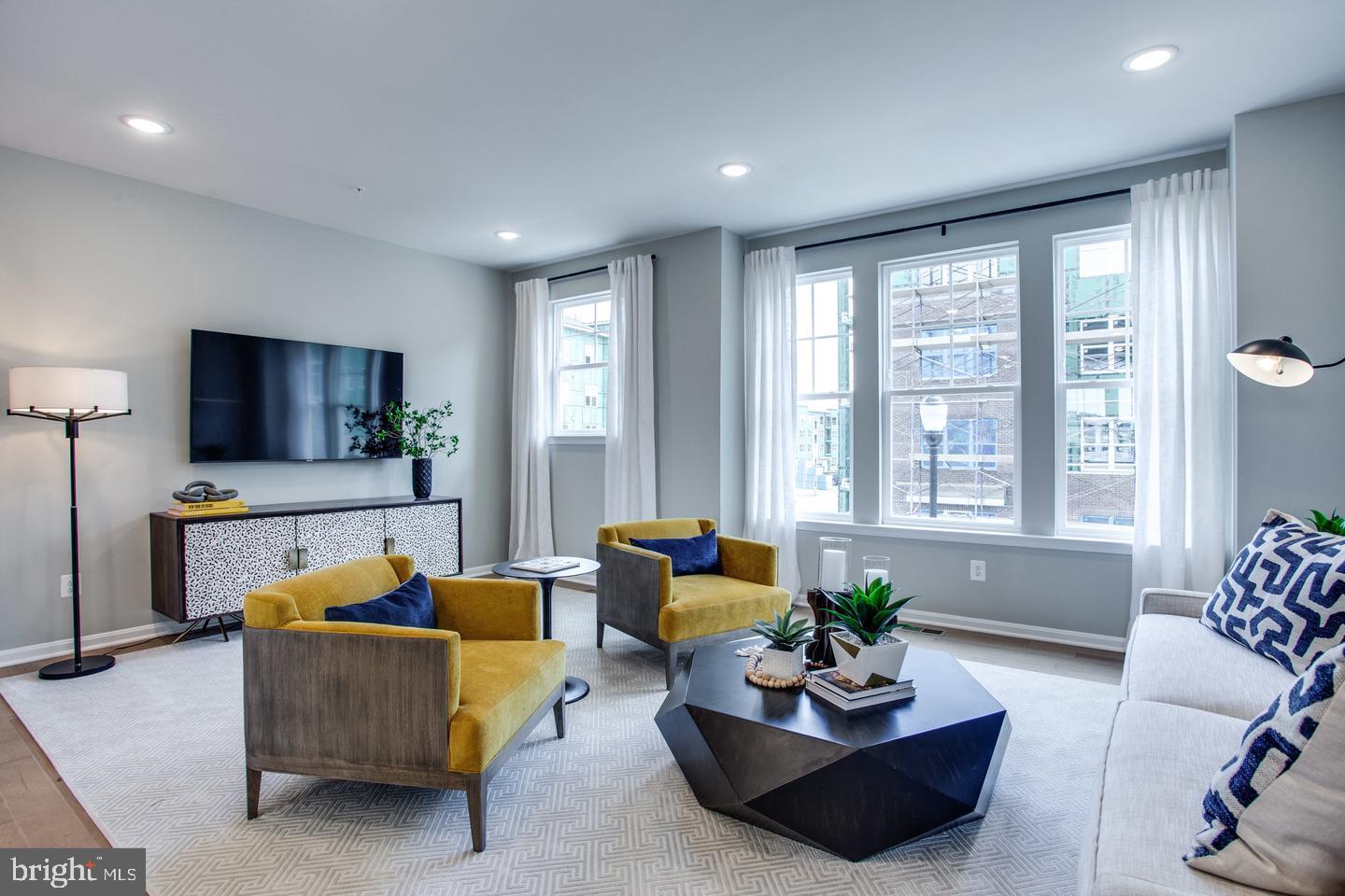 TOWNS AT MARKET COMMONS - Residential Lease