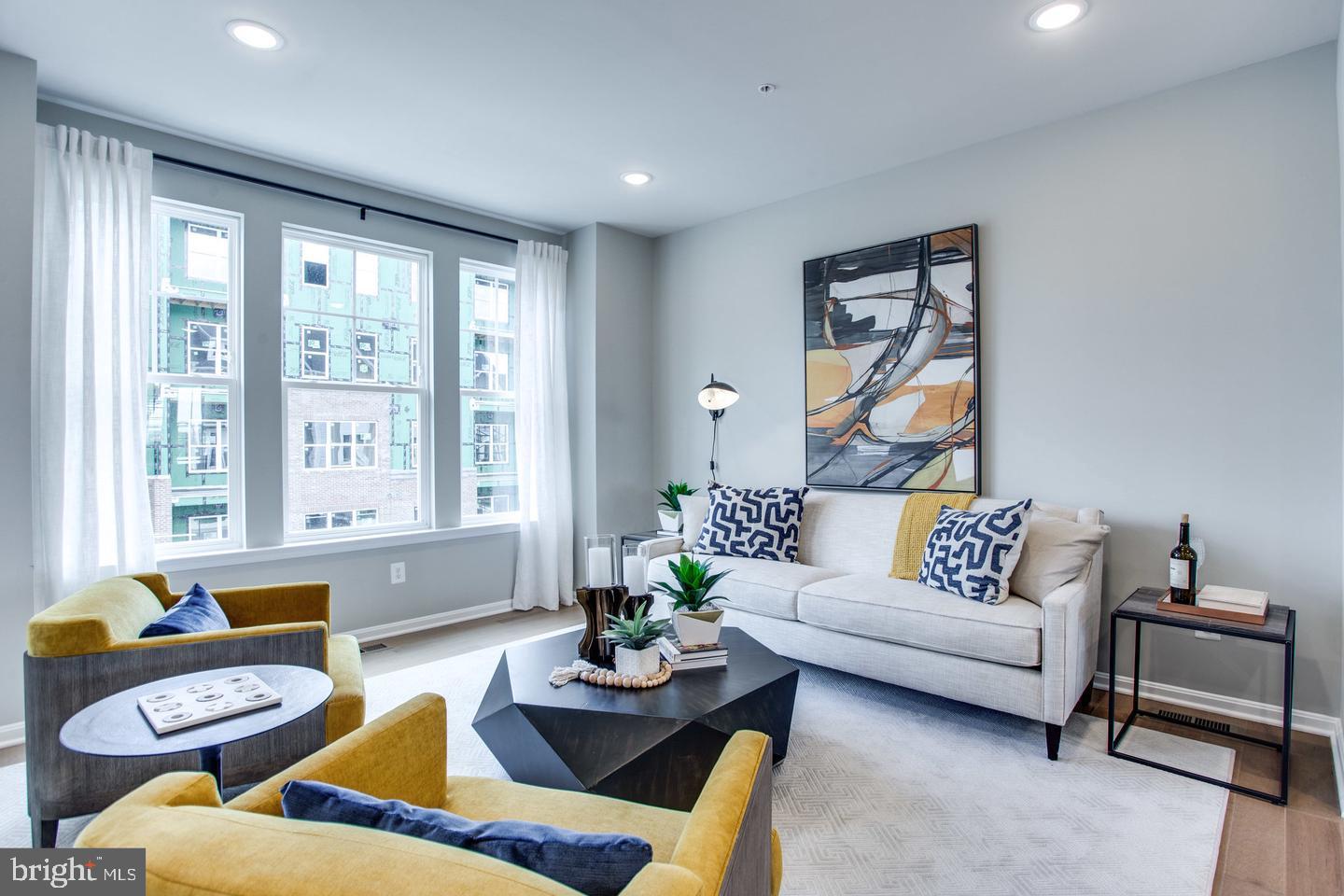 TOWNS AT MARKET COMMONS - Residential Lease