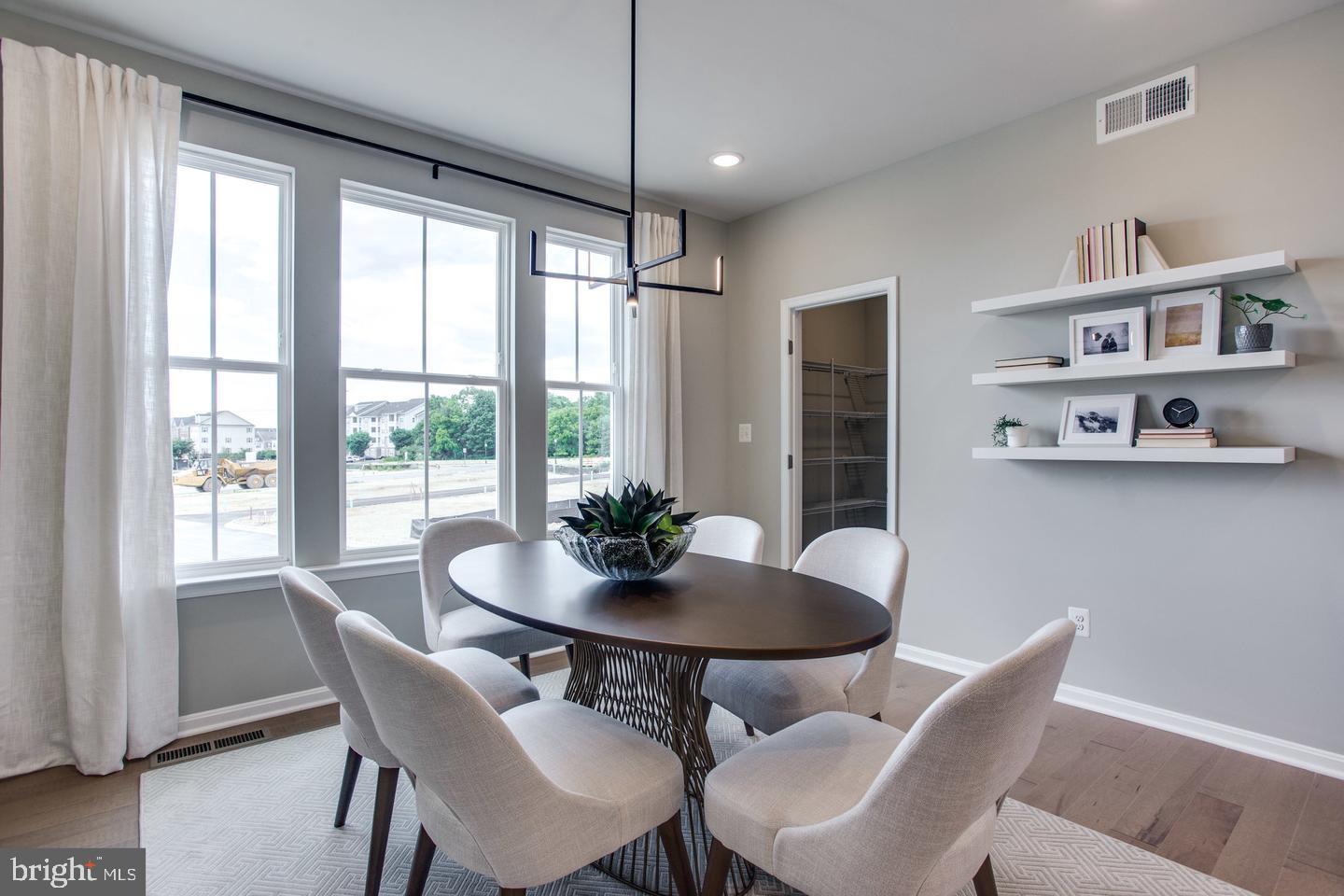 TOWNS AT MARKET COMMONS - Residential Lease