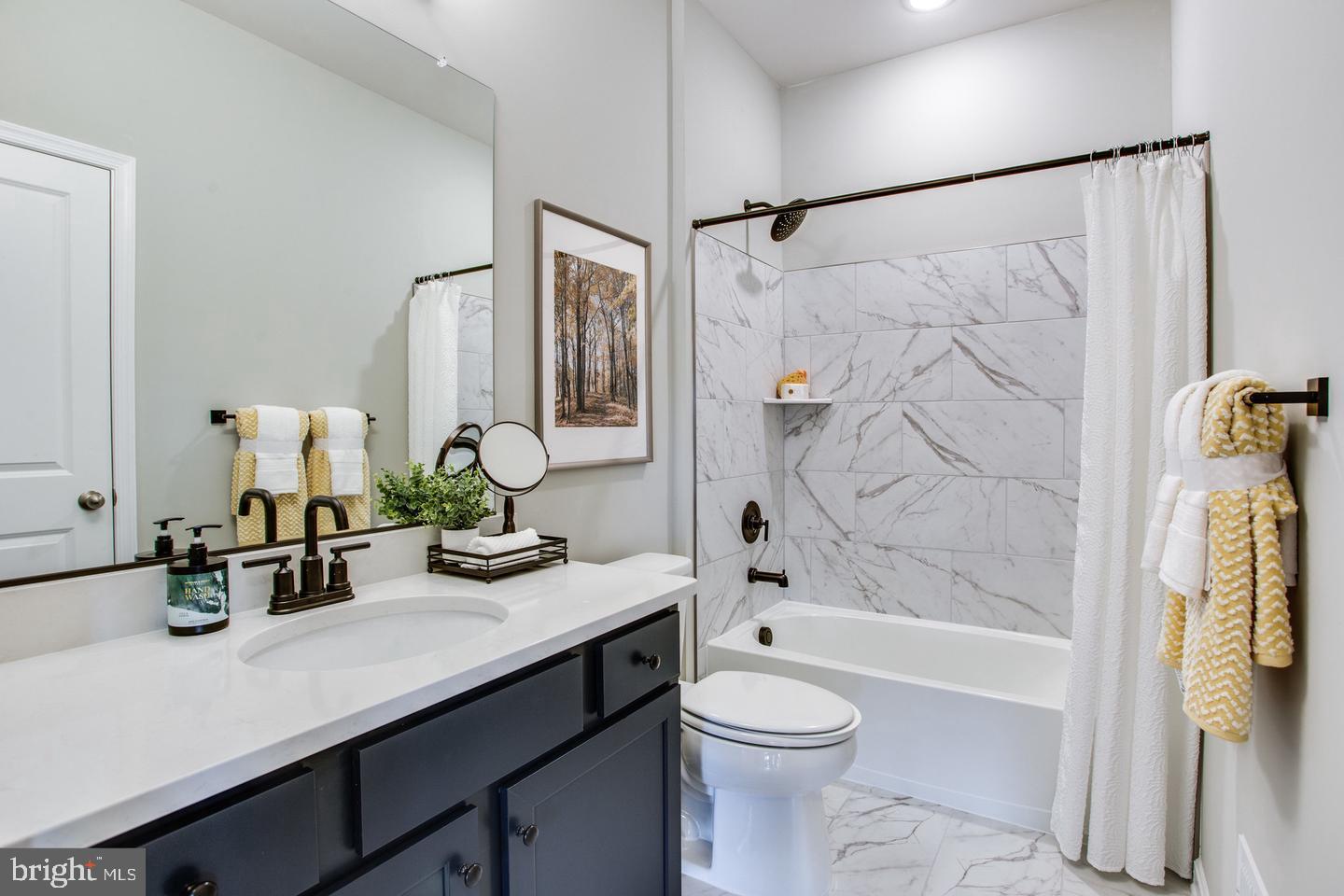 TOWNS AT MARKET COMMONS - Residential Lease