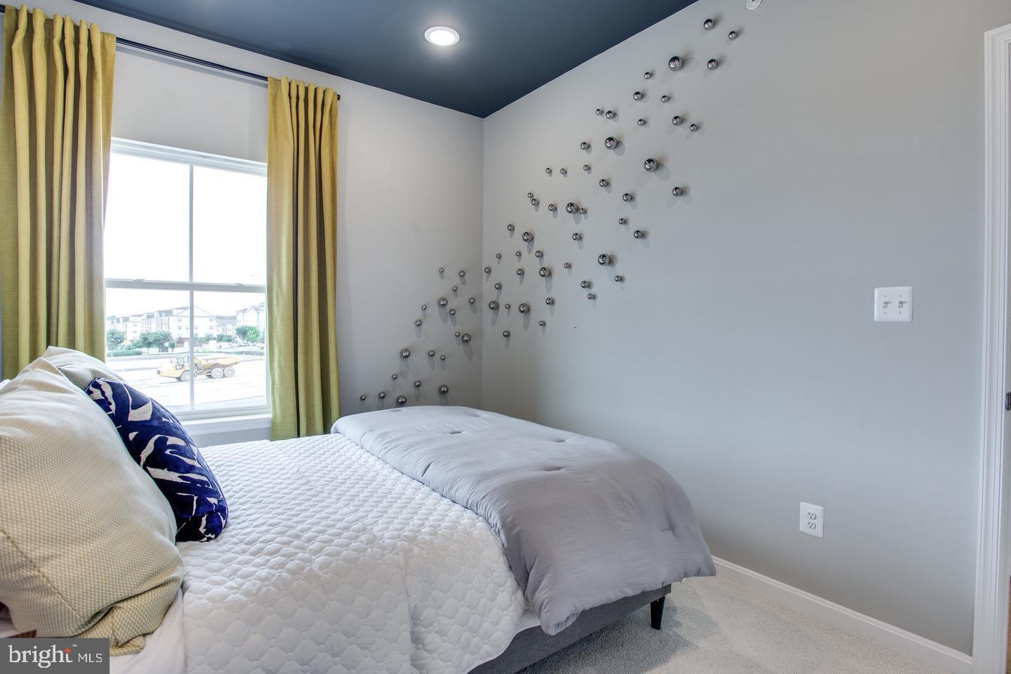 TOWNS AT MARKET COMMONS - Residential Lease