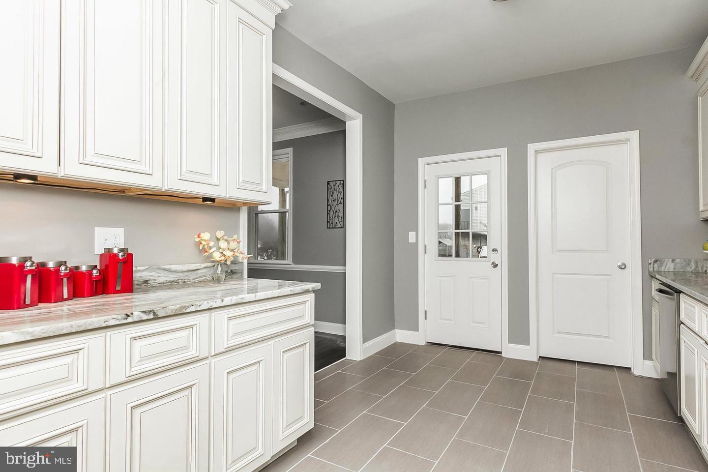 LANDSDOWNE - Residential