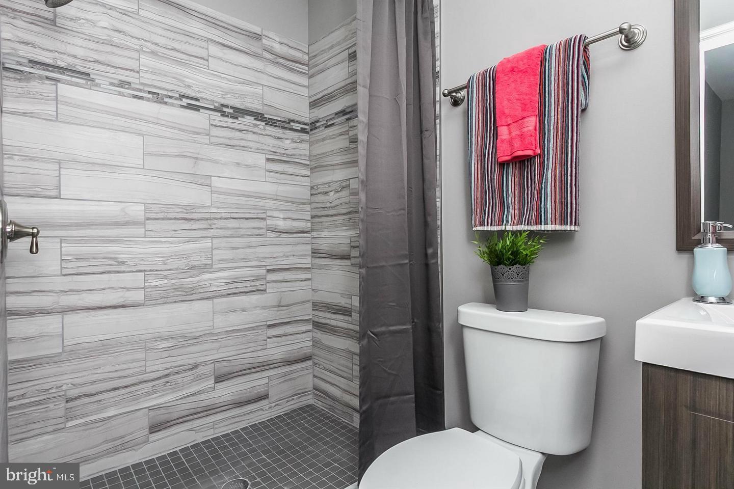 LANDSDOWNE - Residential