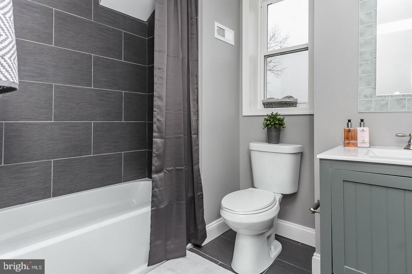 LANDSDOWNE - Residential