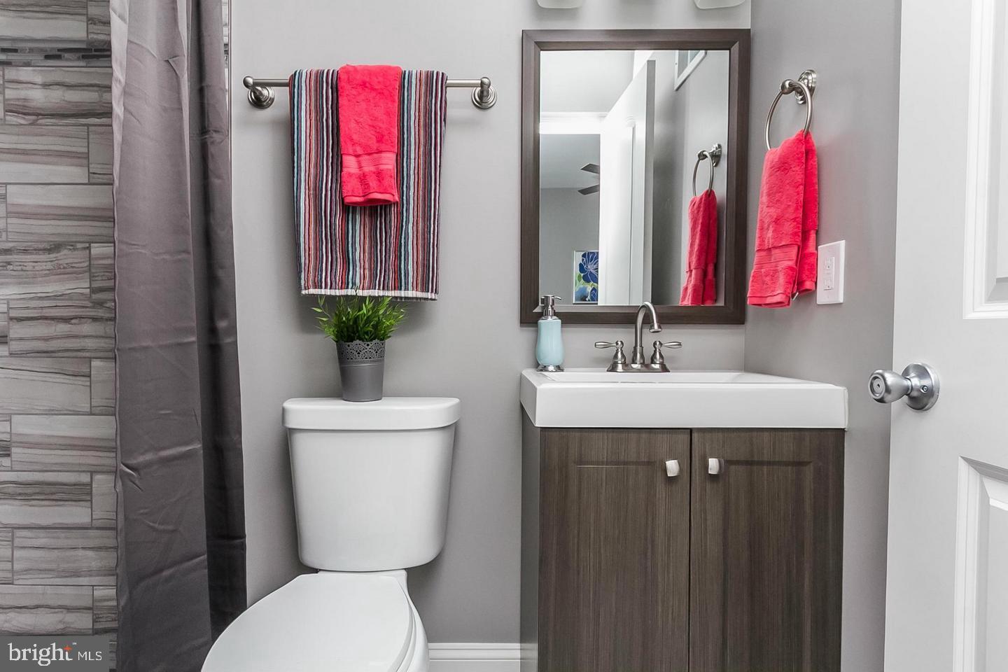 LANDSDOWNE - Residential